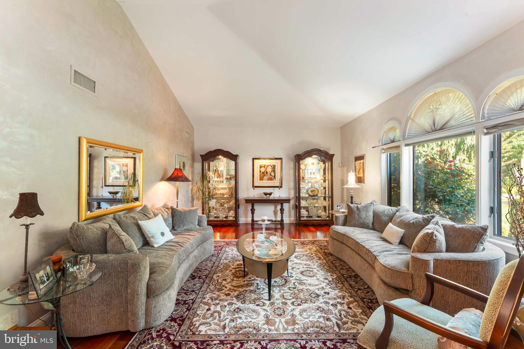 JUSTA FARMS - Residential