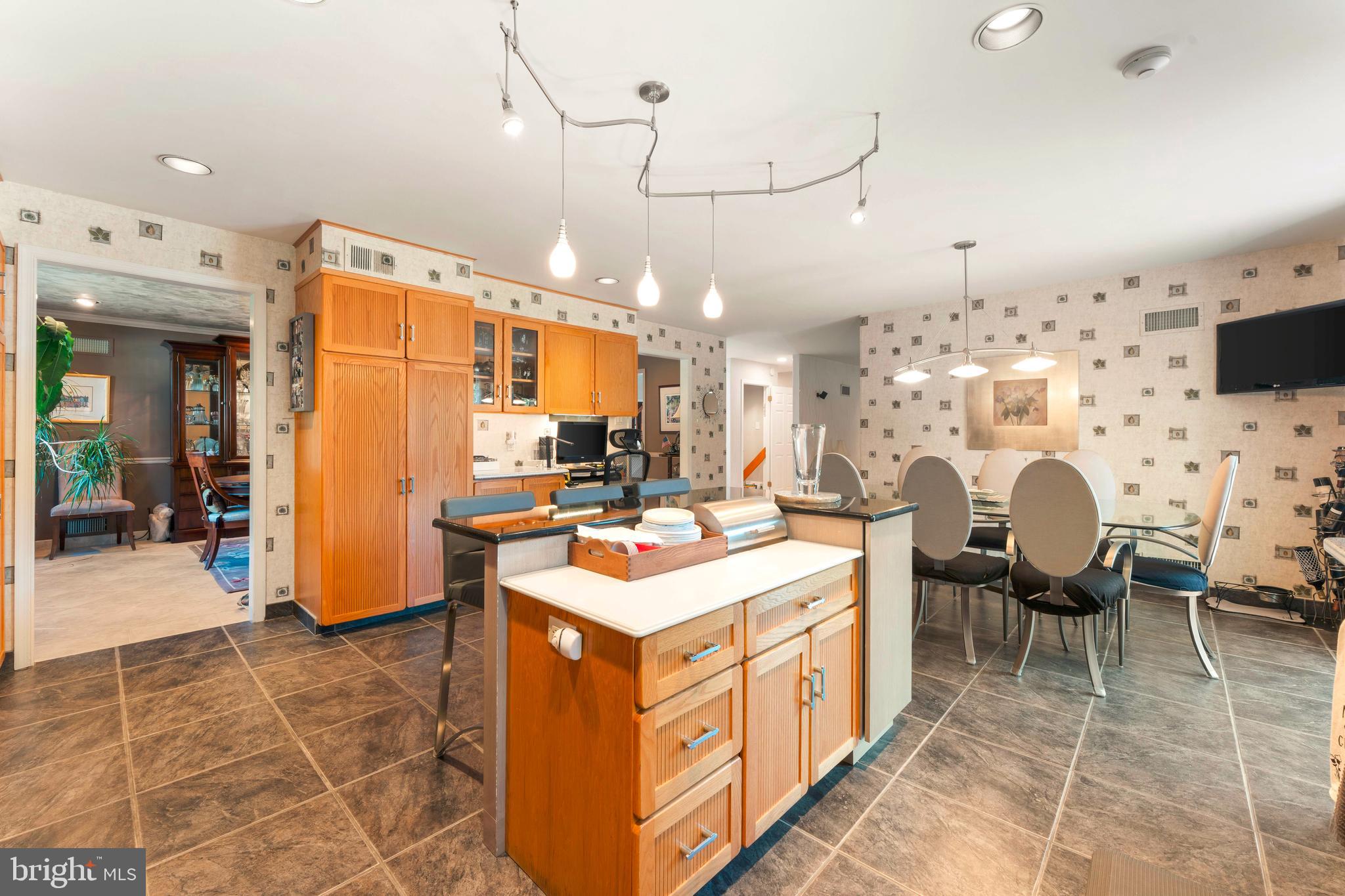 JUSTA FARMS - Residential