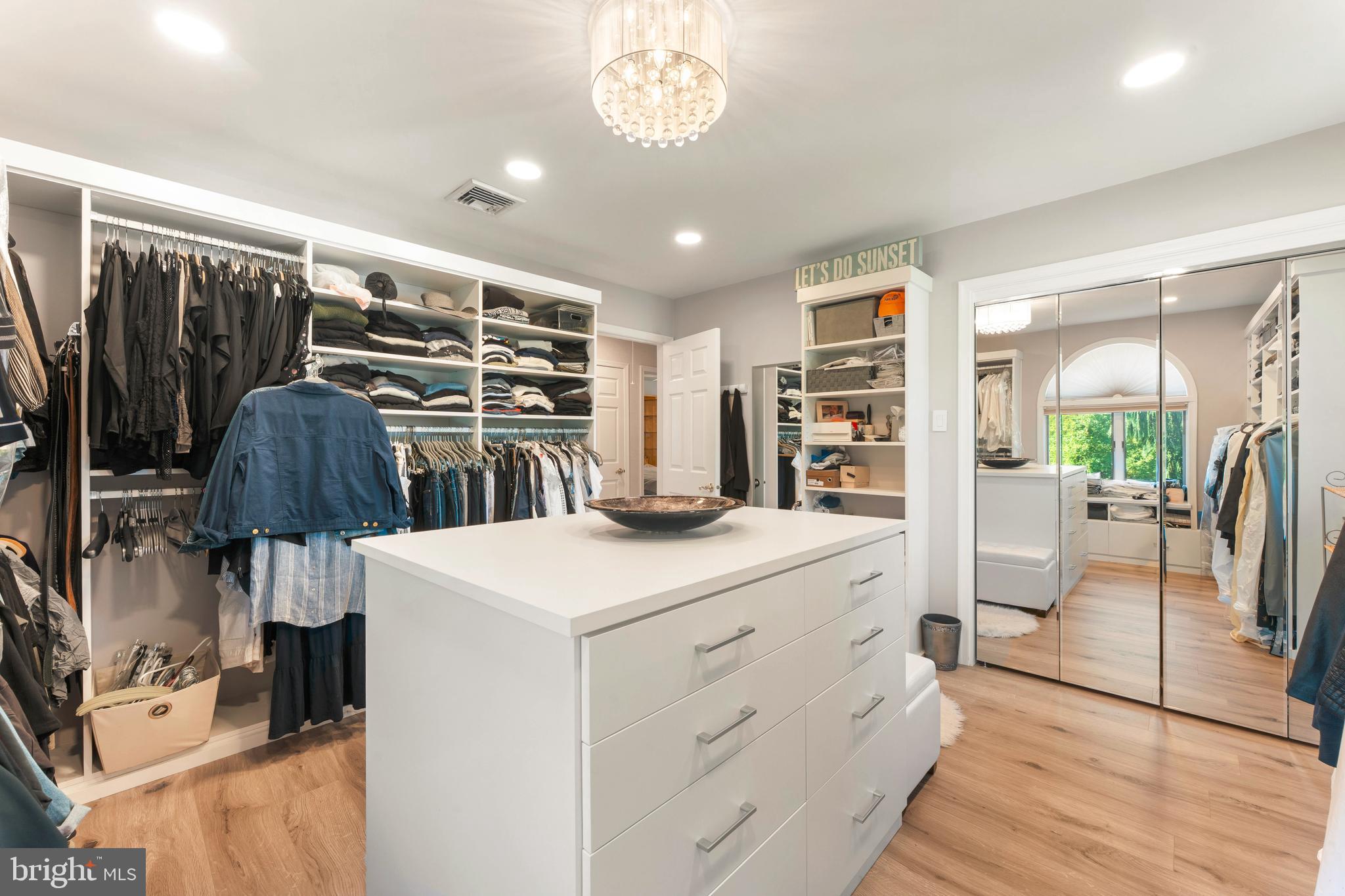 JUSTA FARMS - Residential