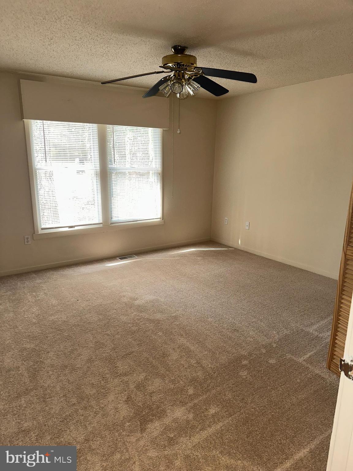 DRUM POINT - Residential Lease