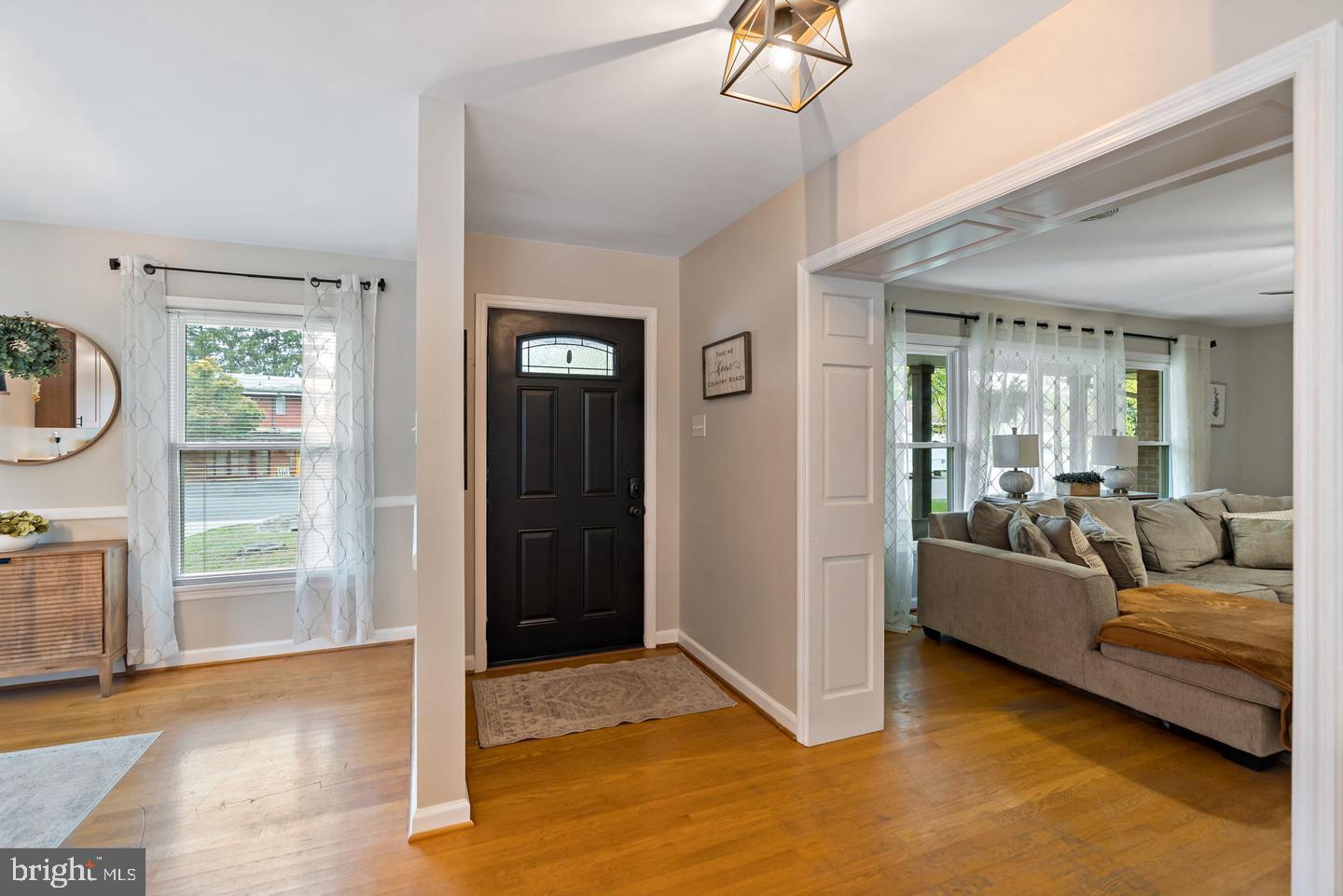 203 N ROSEMONT AVENUE