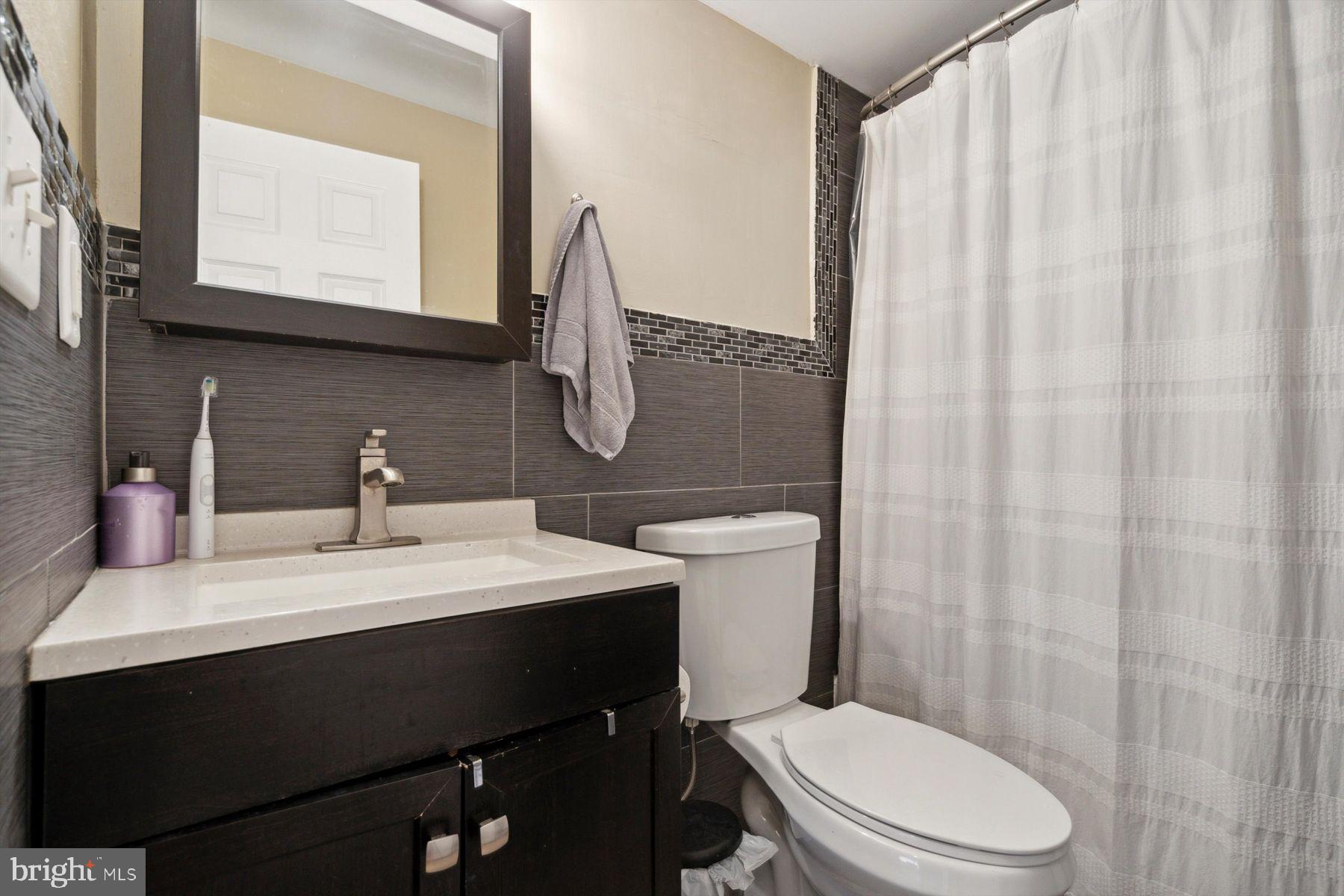 WASHINGTON SQ WEST - Residential Income