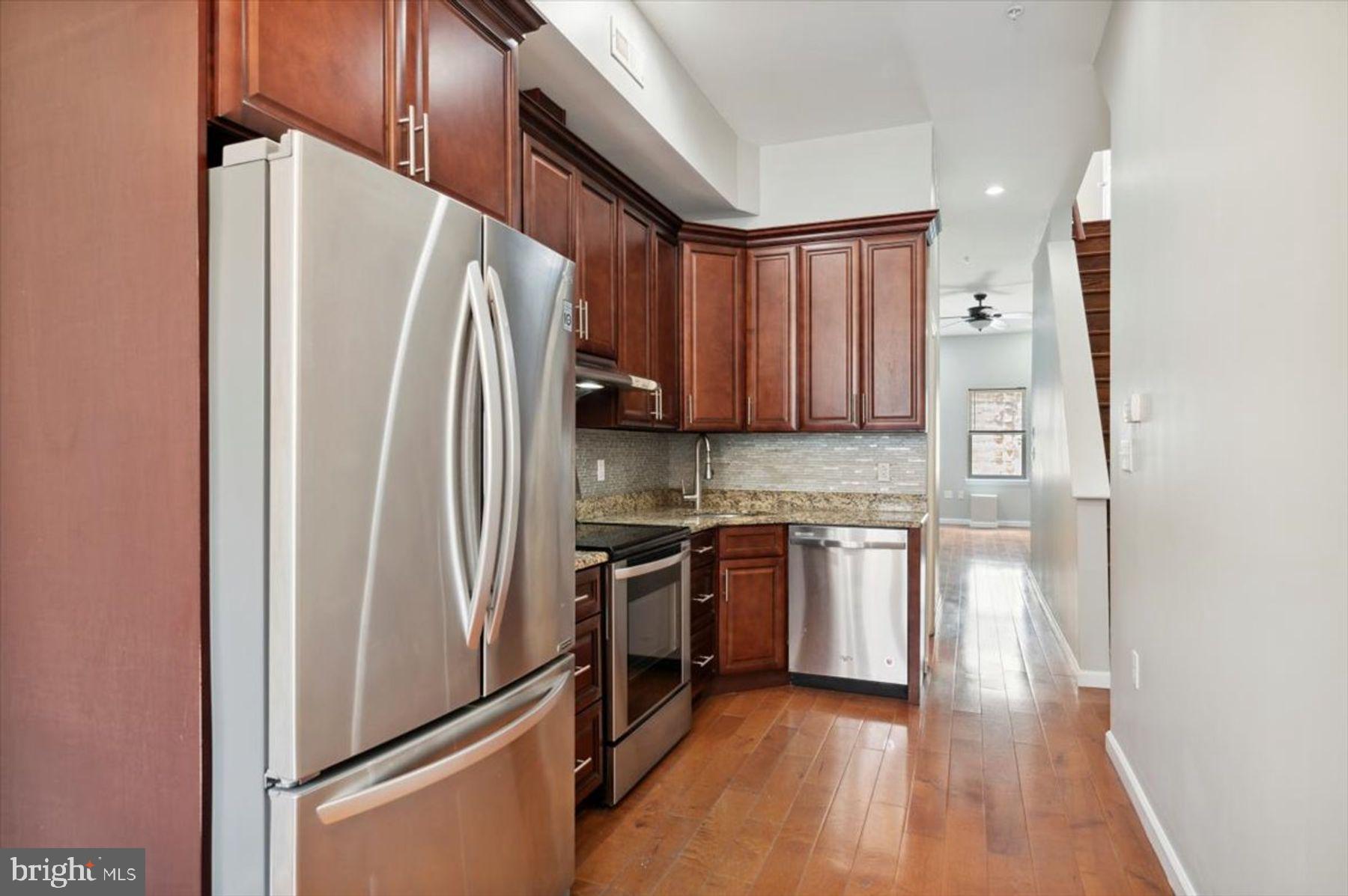 WASHINGTON SQ WEST - Residential Income