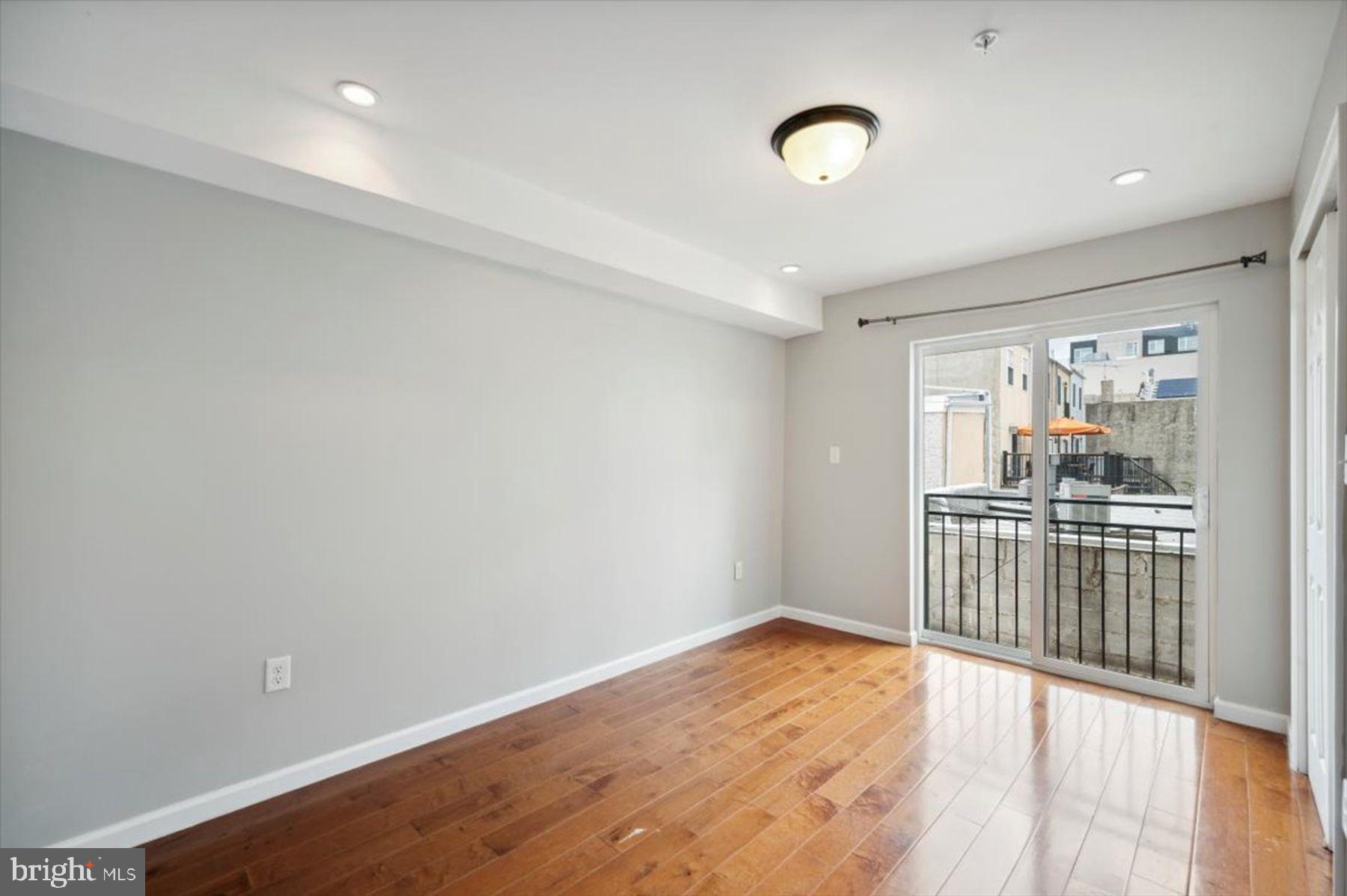 WASHINGTON SQ WEST - Residential Income