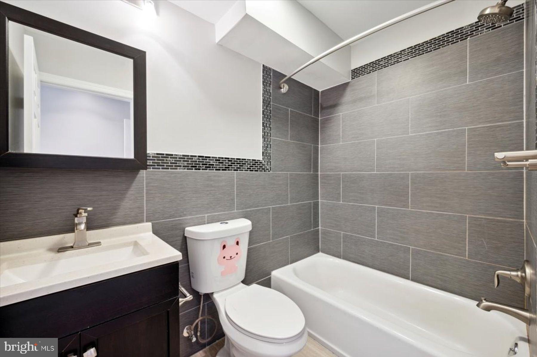 WASHINGTON SQ WEST - Residential Income