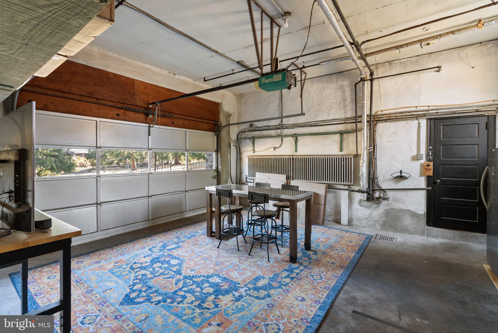 MEADOWBROOK - Residential