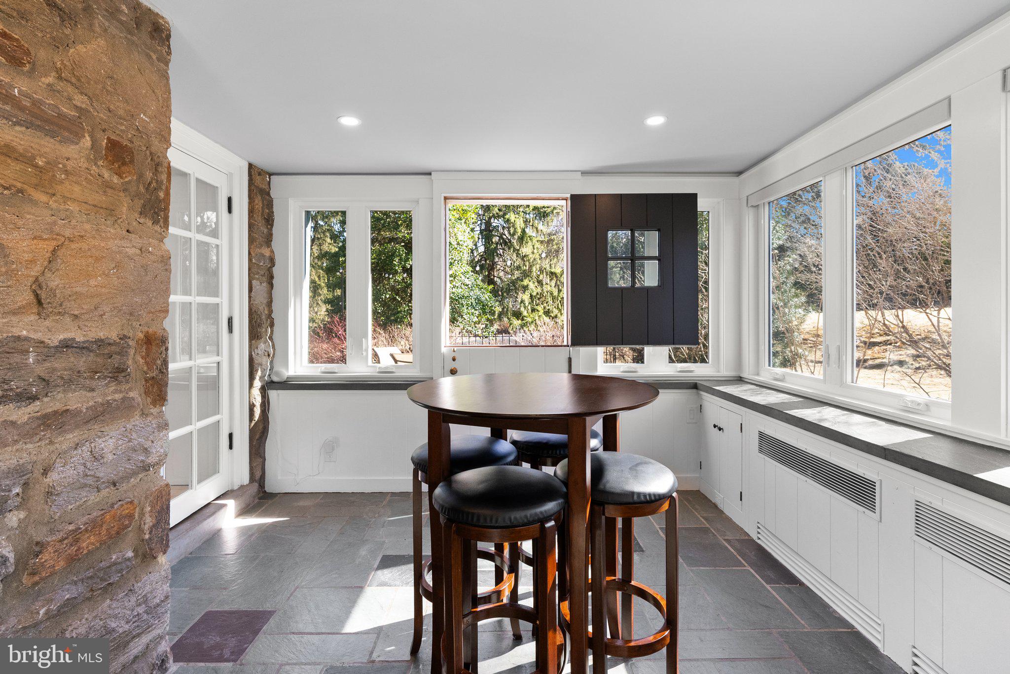 MEADOWBROOK - Residential