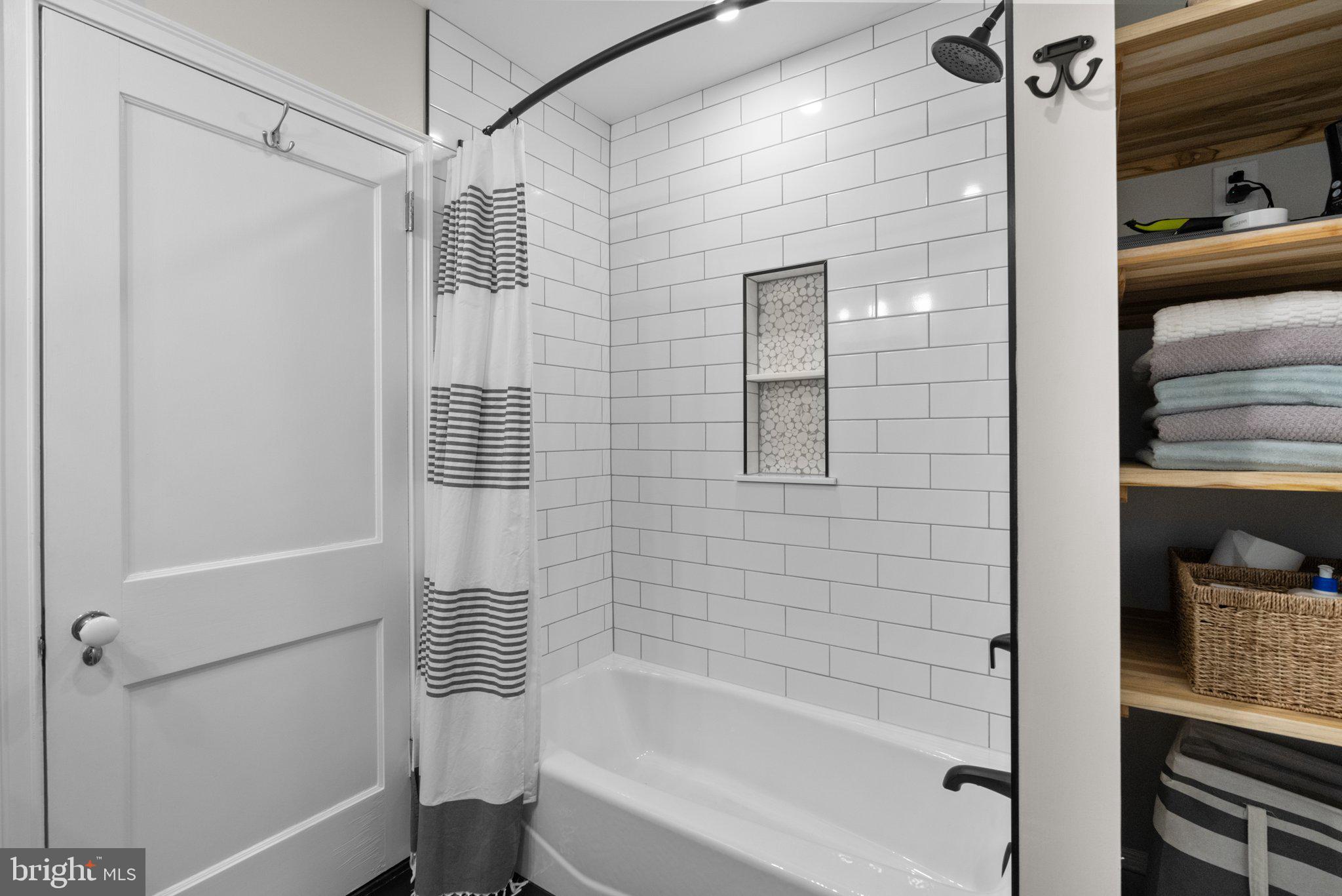 MEADOWBROOK - Residential