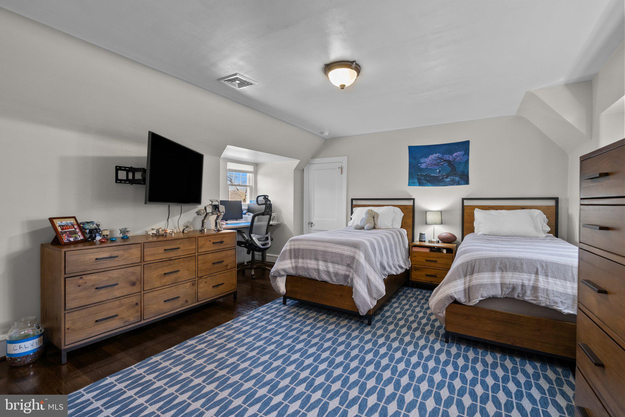 MEADOWBROOK - Residential