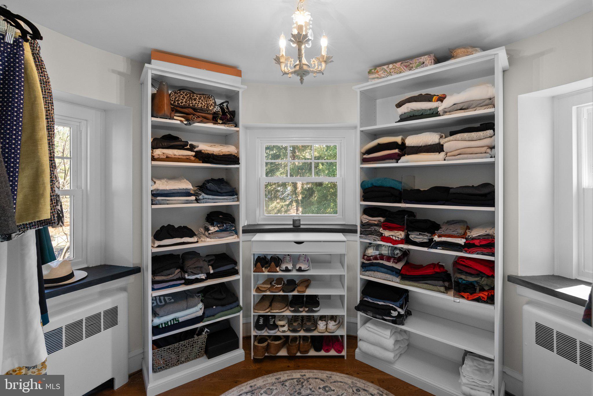 MEADOWBROOK - Residential