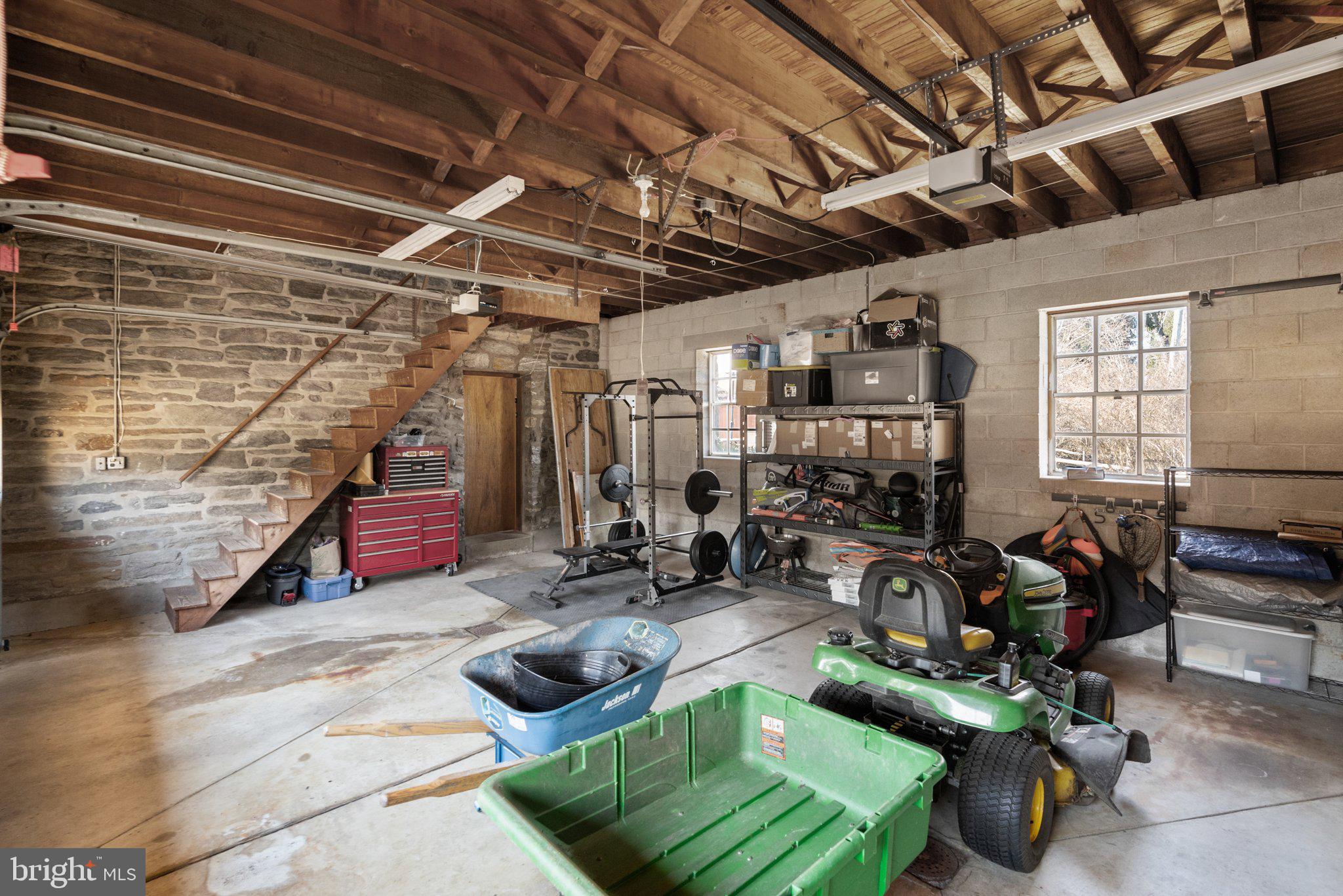 MEADOWBROOK - Residential