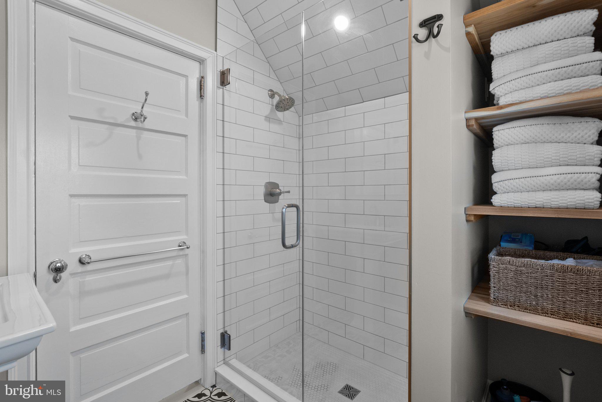 MEADOWBROOK - Residential