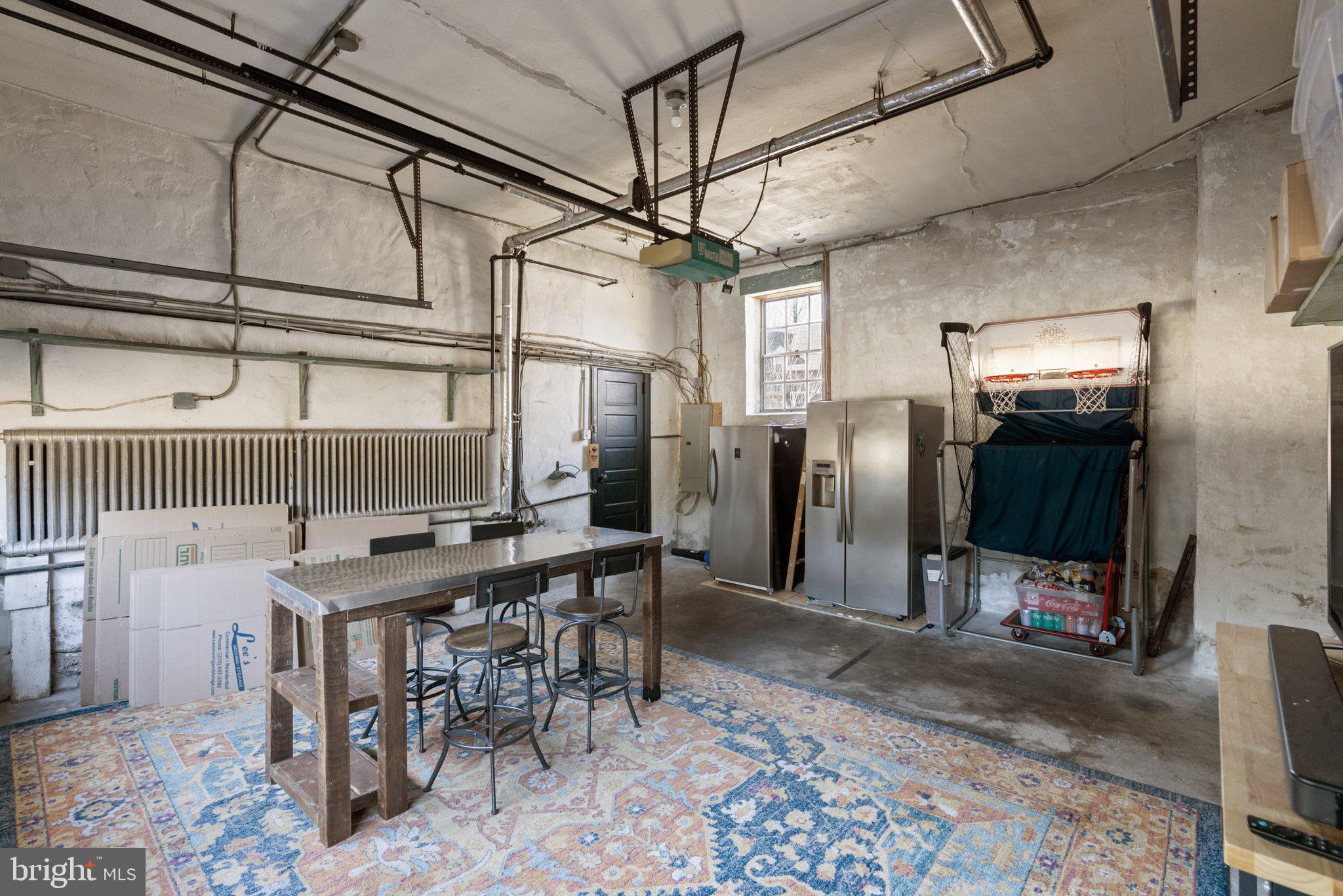 MEADOWBROOK - Residential