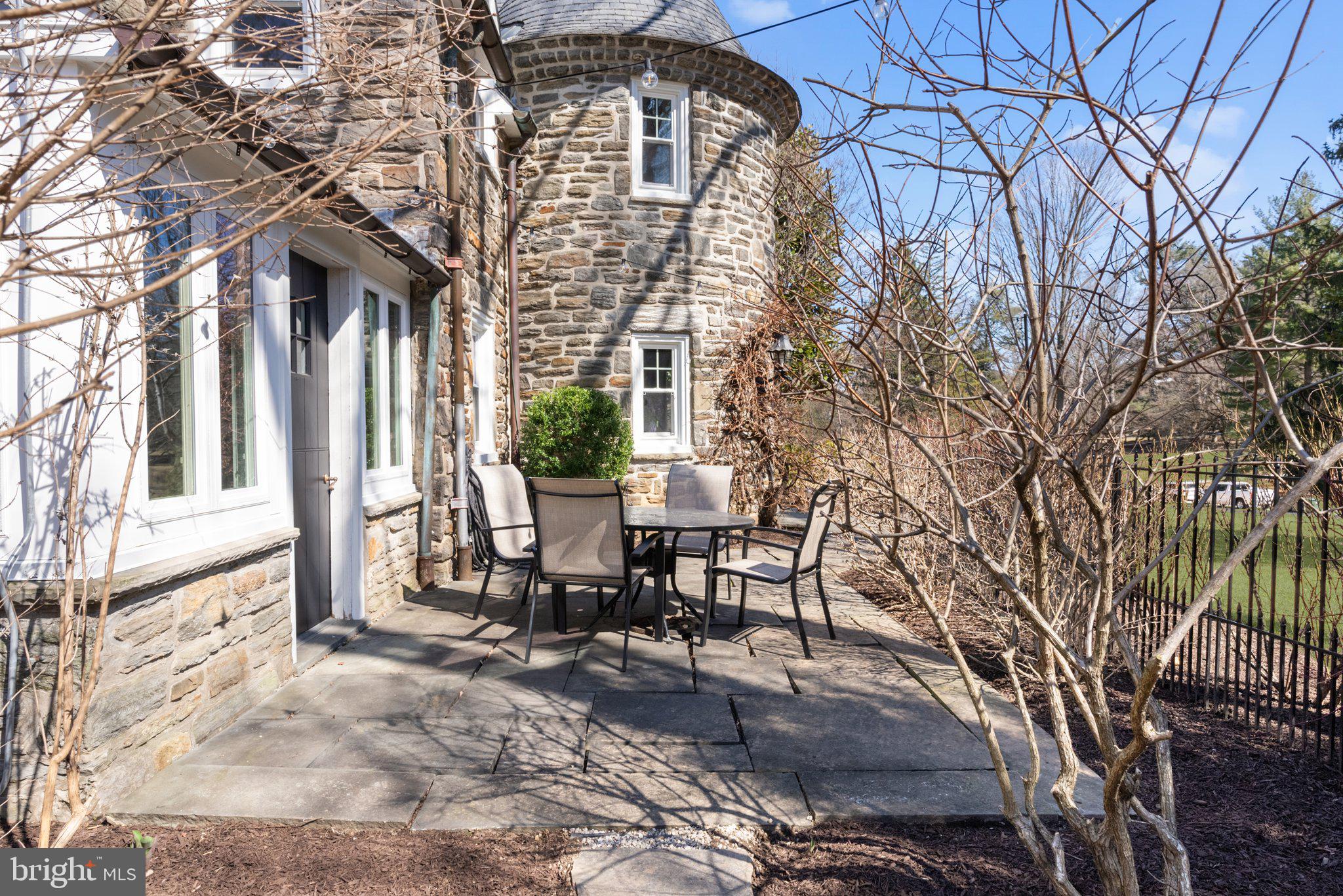 MEADOWBROOK - Residential