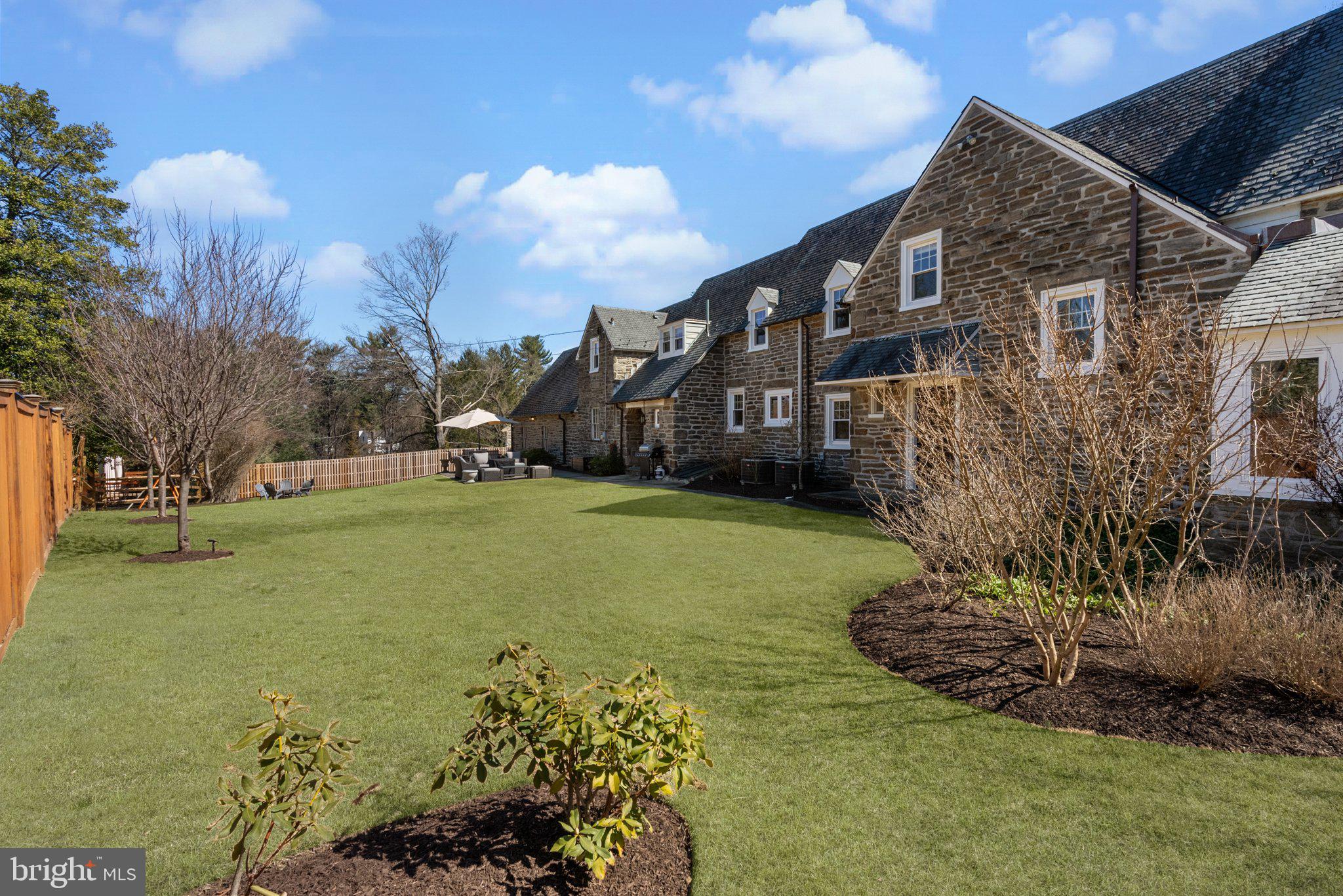 MEADOWBROOK - Residential