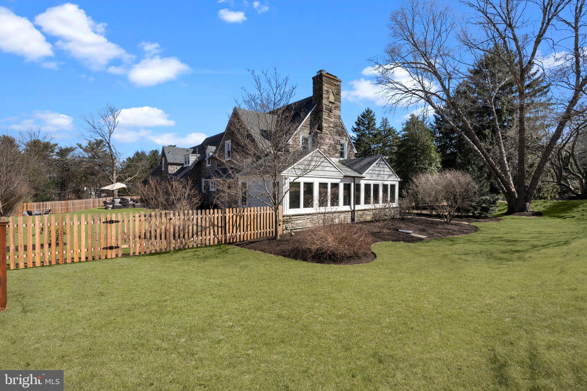 MEADOWBROOK - Residential