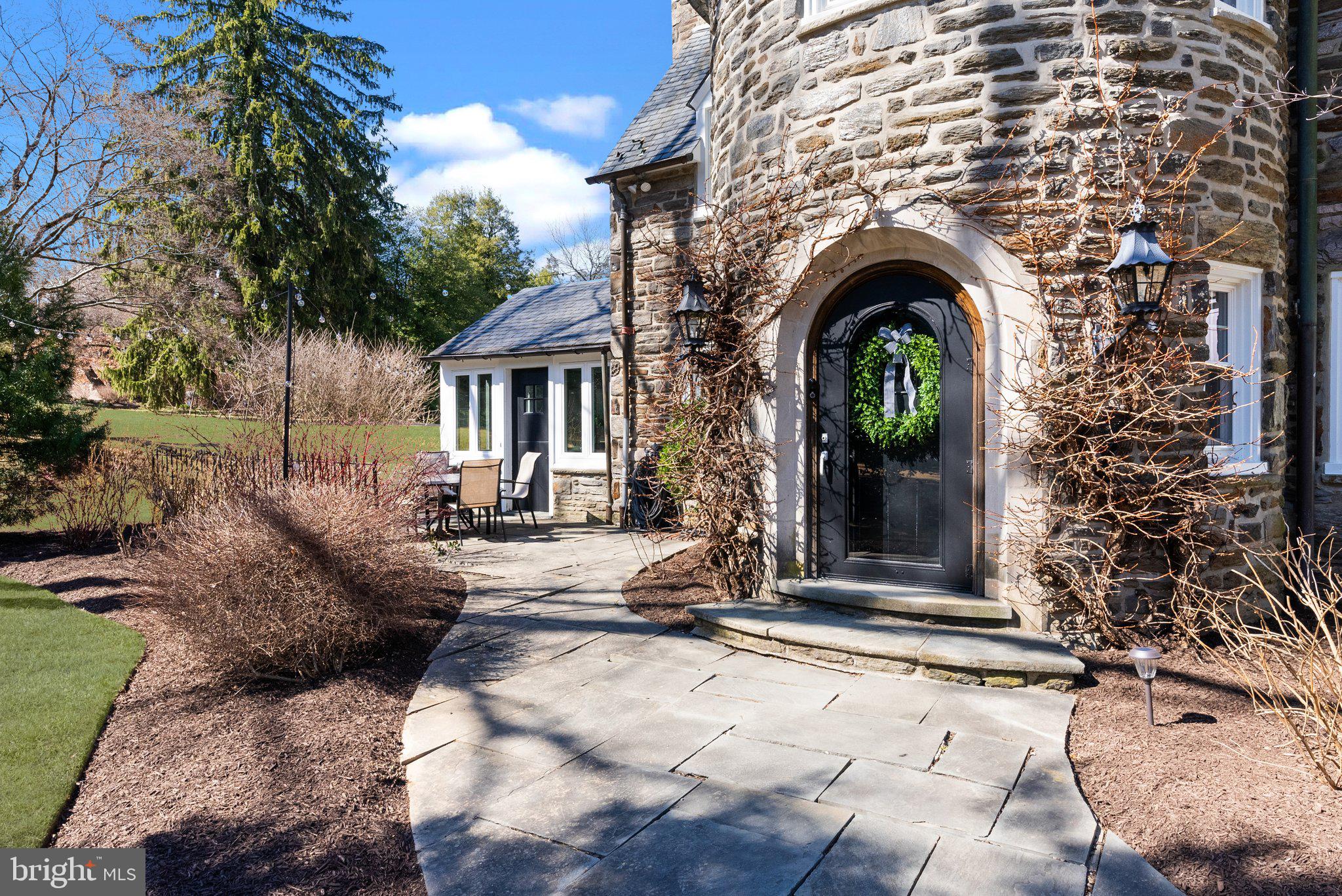 MEADOWBROOK - Residential