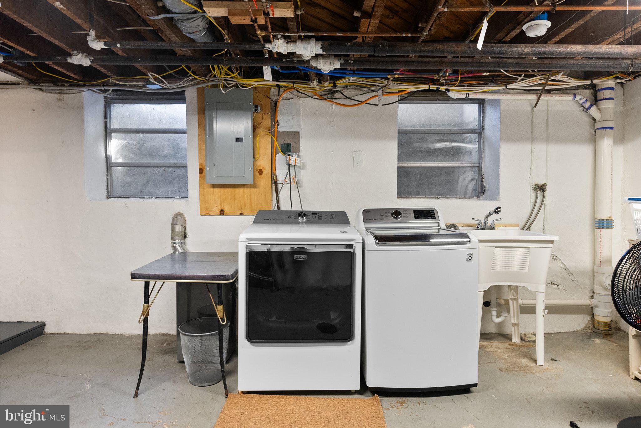 MEADOWBROOK - Residential