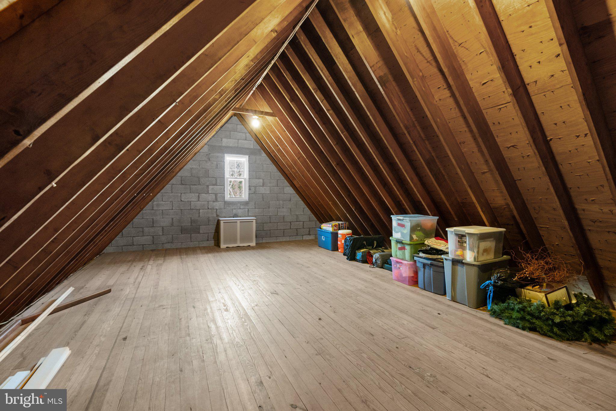 MEADOWBROOK - Residential