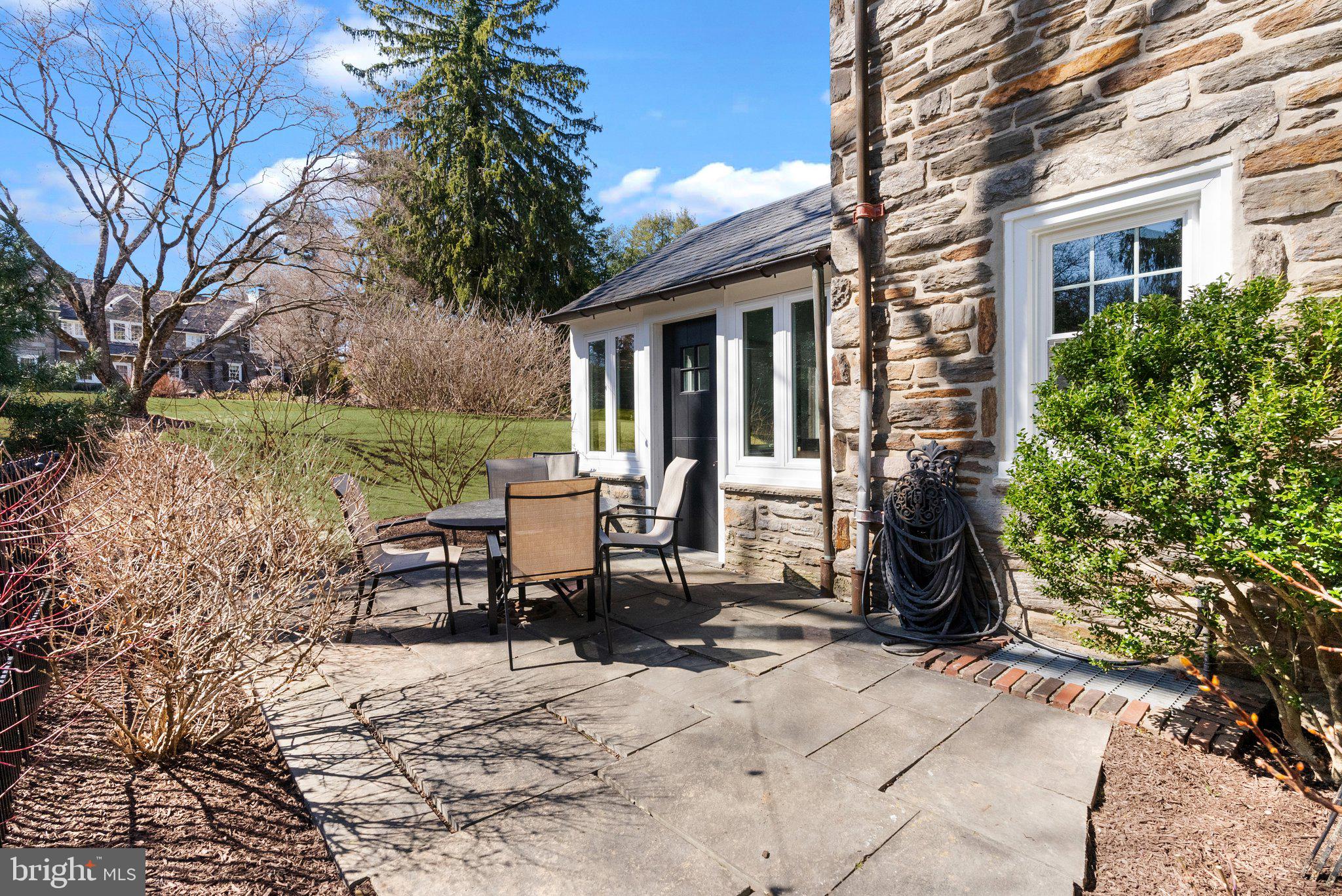 MEADOWBROOK - Residential