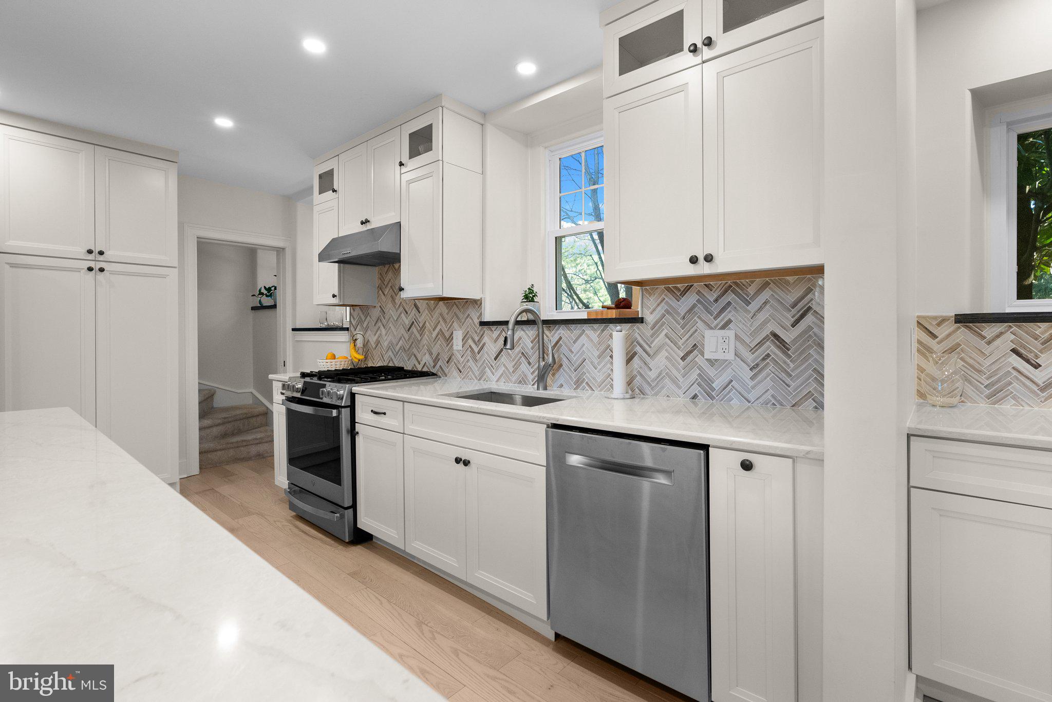 MEADOWBROOK - Residential