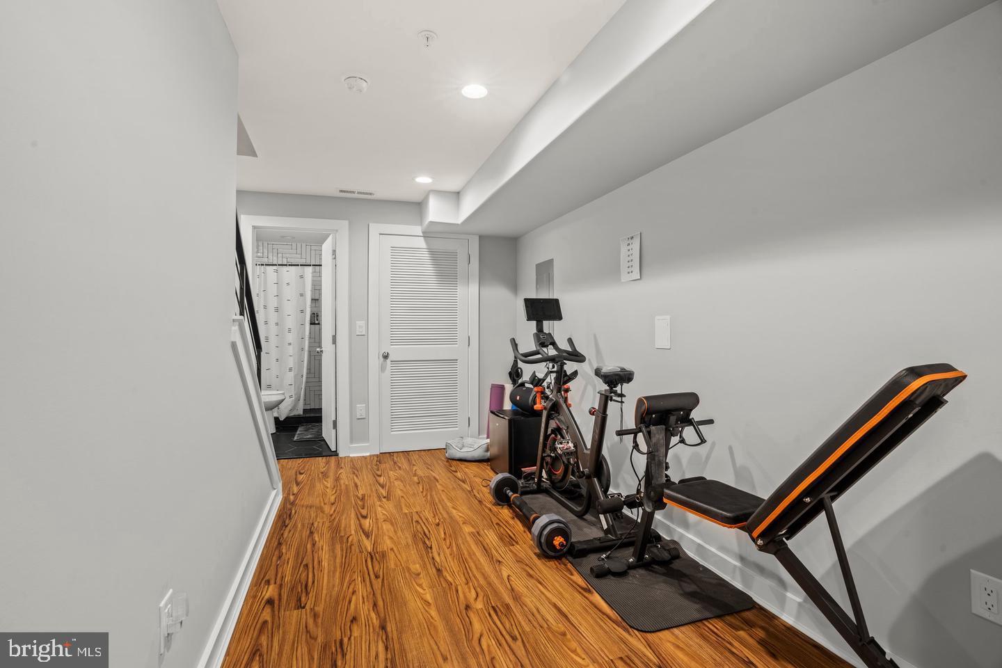 POINT BREEZE - Residential