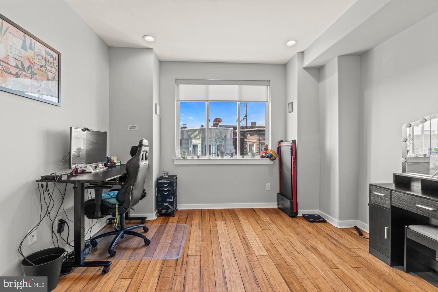 POINT BREEZE - Residential
