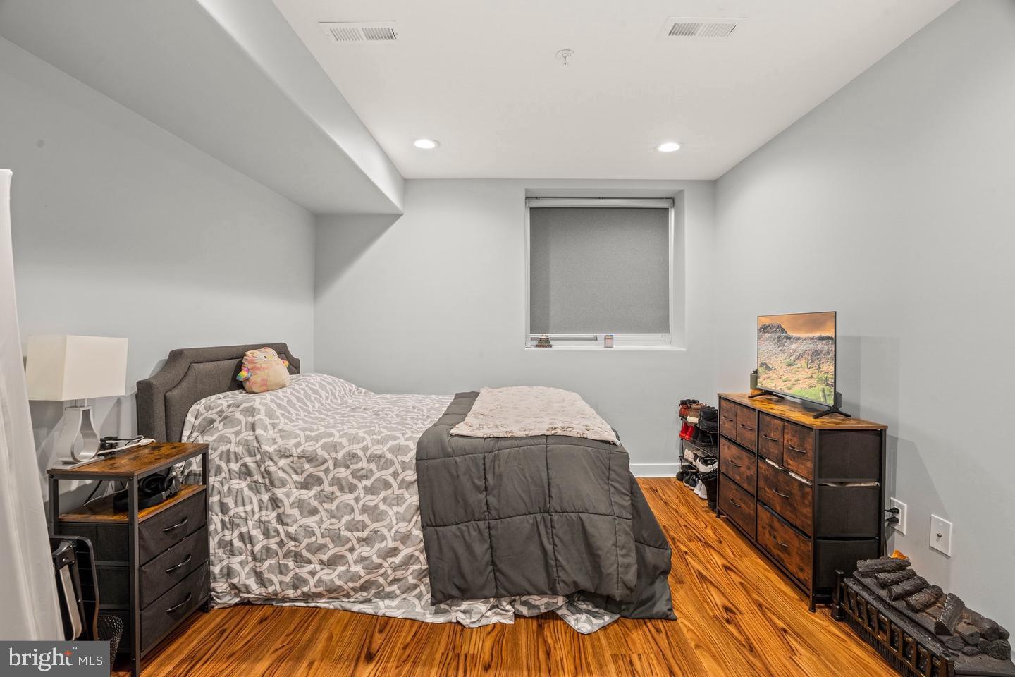 POINT BREEZE - Residential