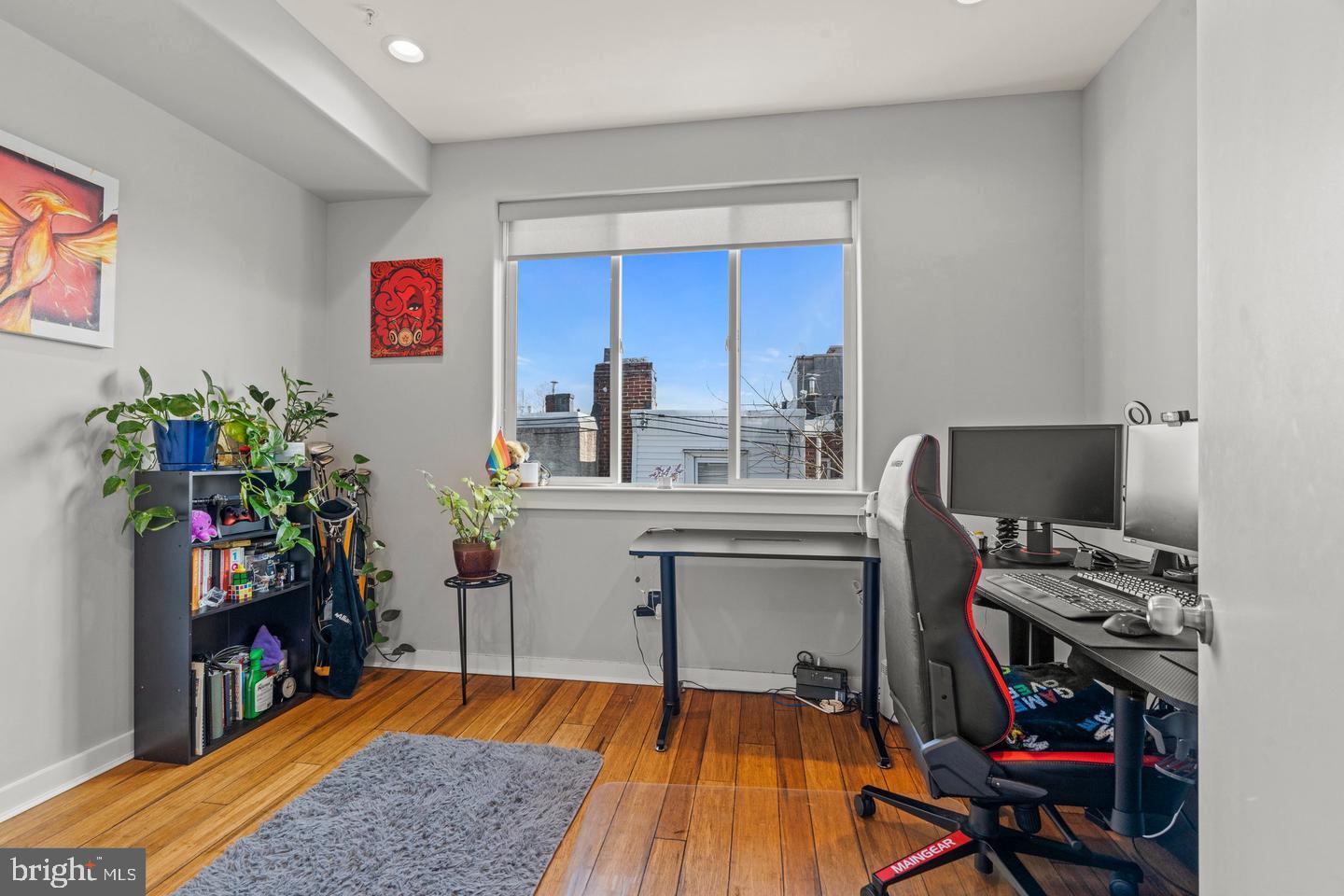 POINT BREEZE - Residential