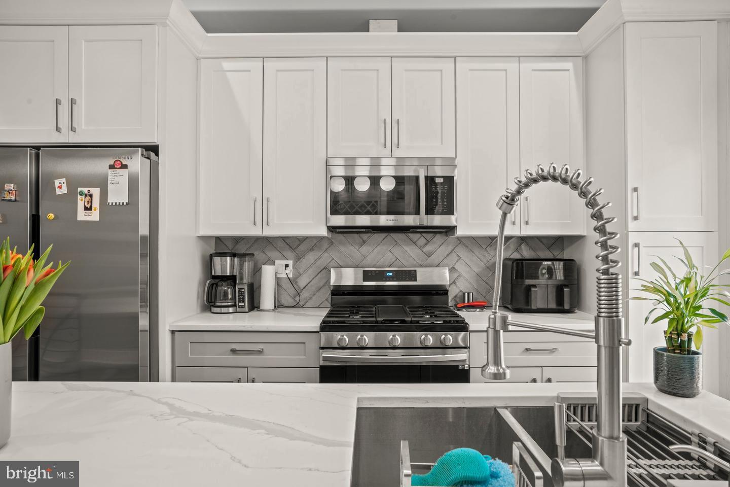POINT BREEZE - Residential