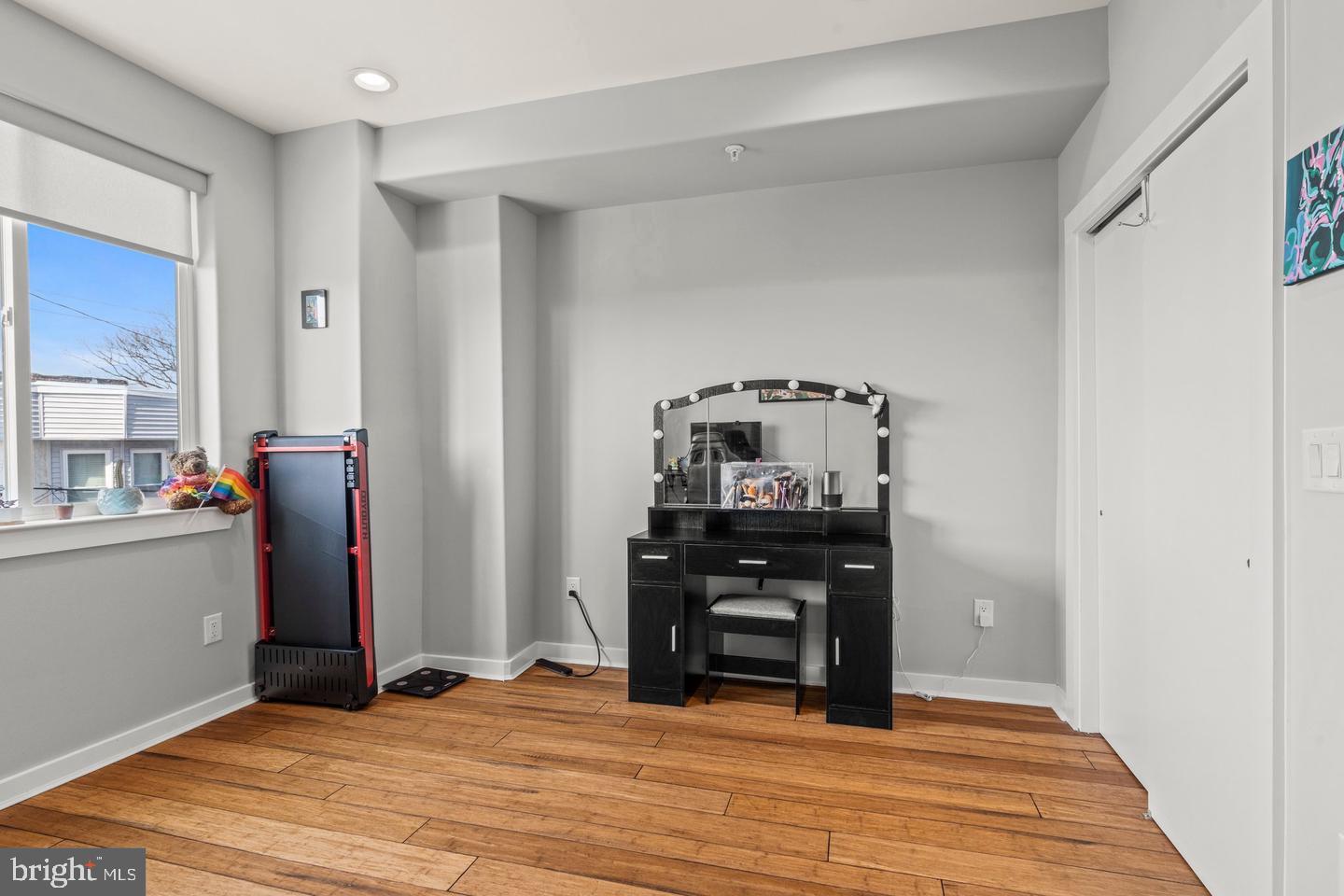 POINT BREEZE - Residential