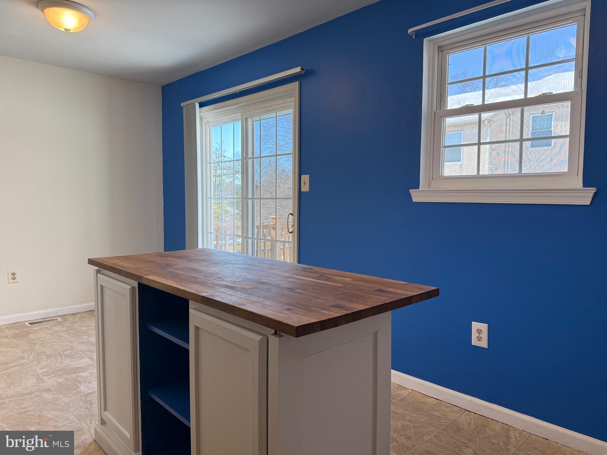 HERITAGE MANOR - Residential