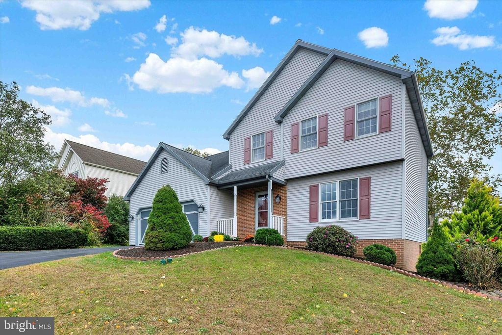 Photo of 215 Mason Drive, EPHRATA, PA 17522 (MLS # PALA2078498)