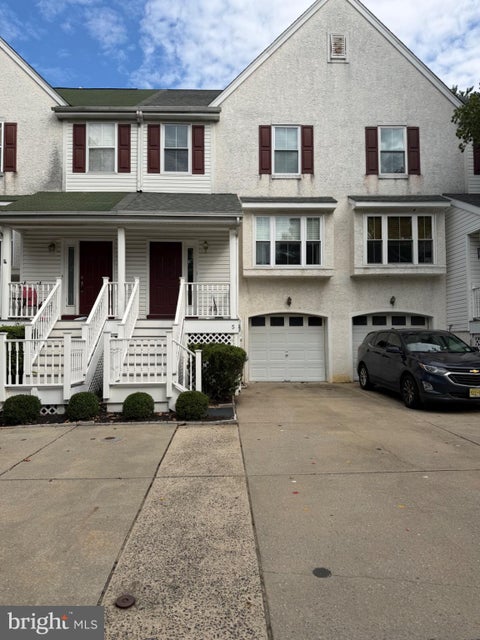 Townhouse For Sale - 5 Crump Lane<br/> MERCHANTVILLE, NJ 08109