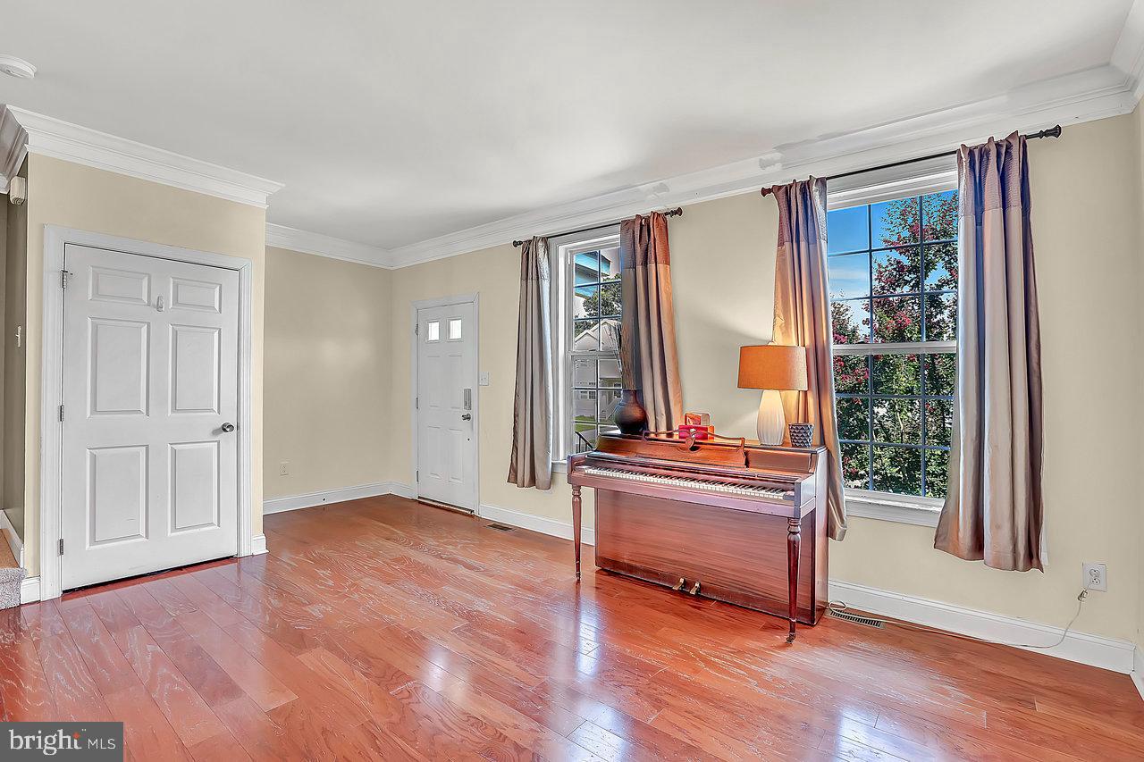 30 E 5TH STREET
