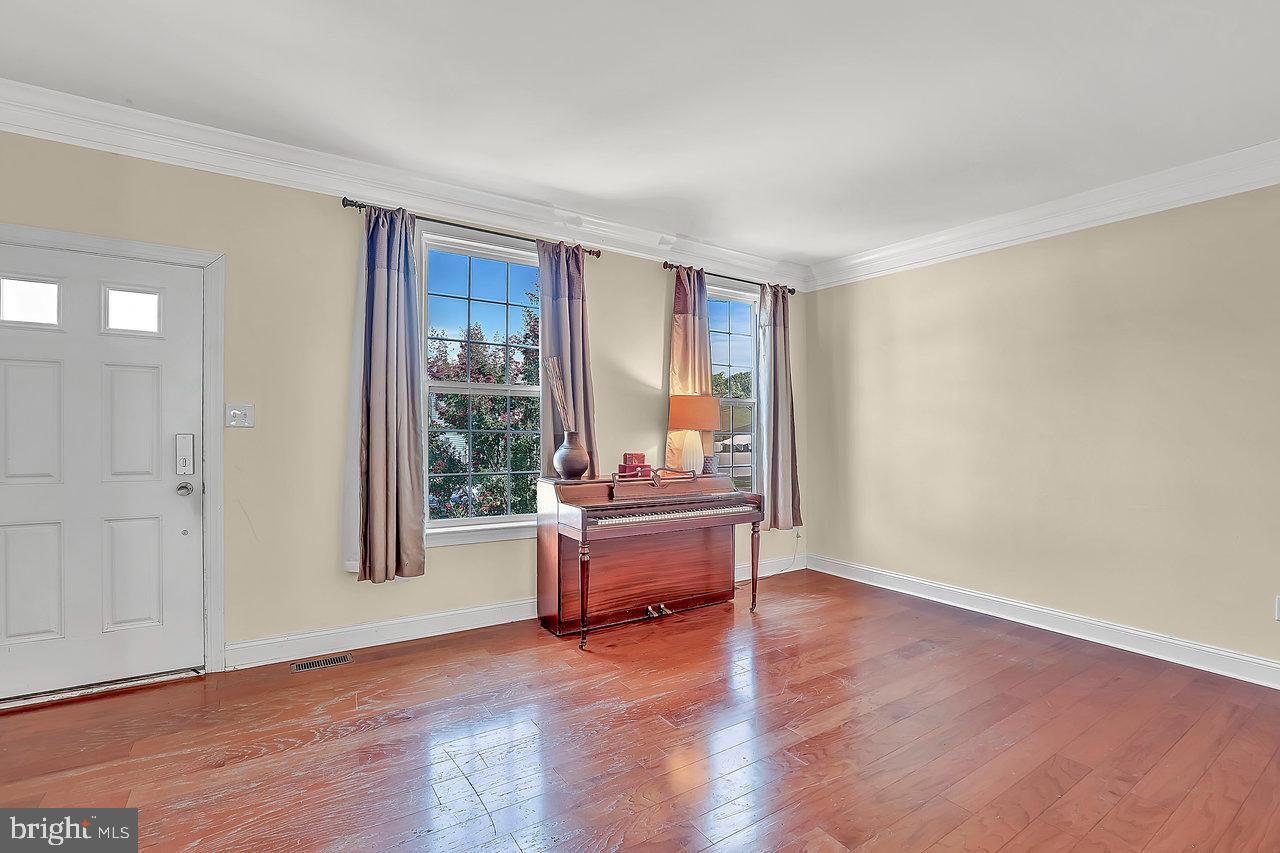 30 E 5TH STREET