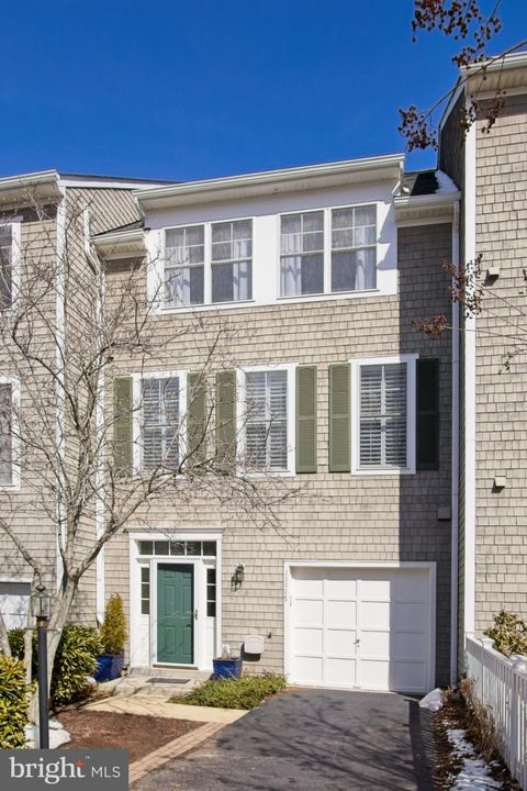 Photo of 11117 Little Compton Drive, RESTON, VA 20191 (MLS # VAFX2283804)