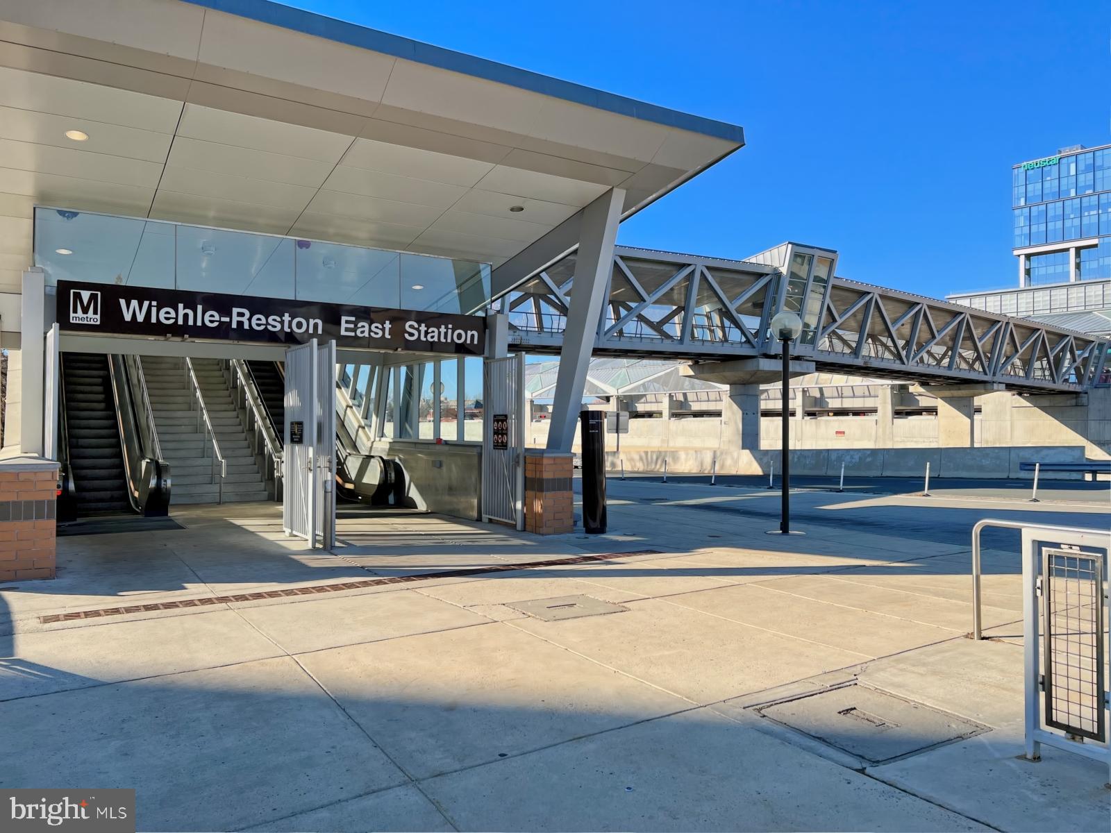 RESTON - Residential