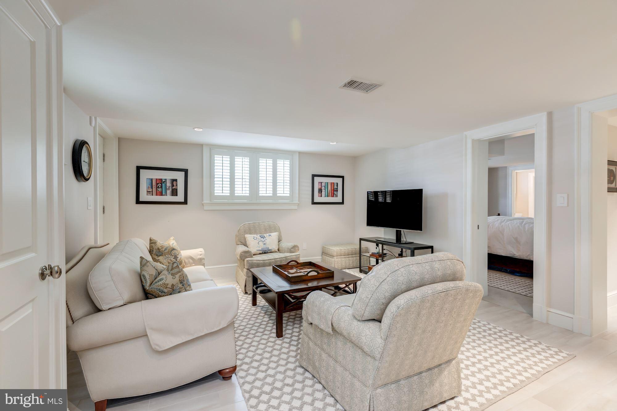 GEORGETOWN - Residential