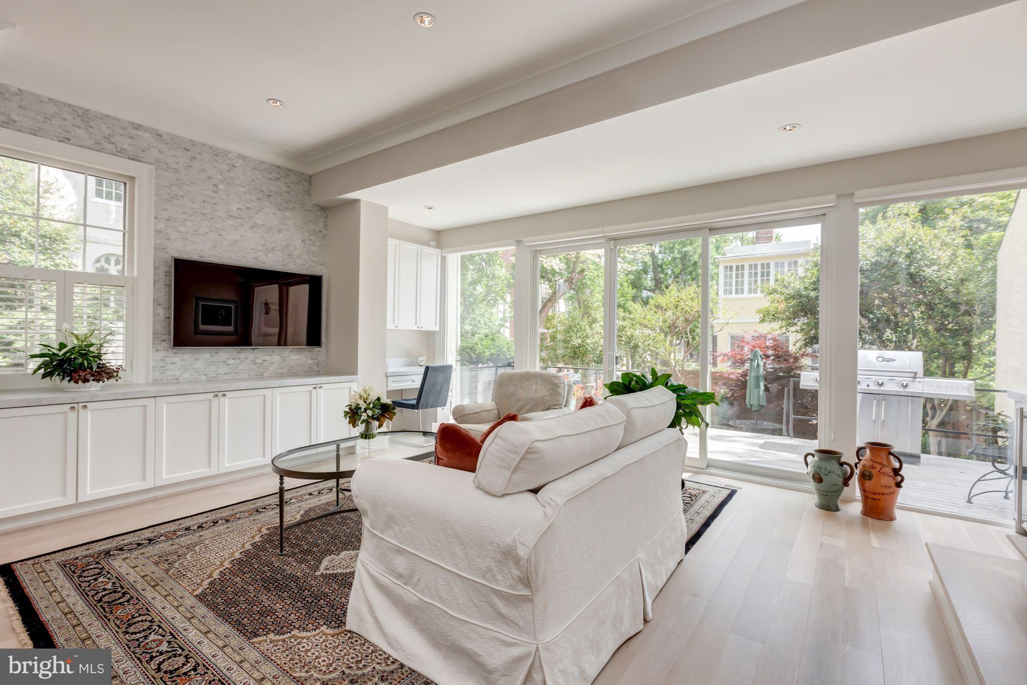 GEORGETOWN - Residential
