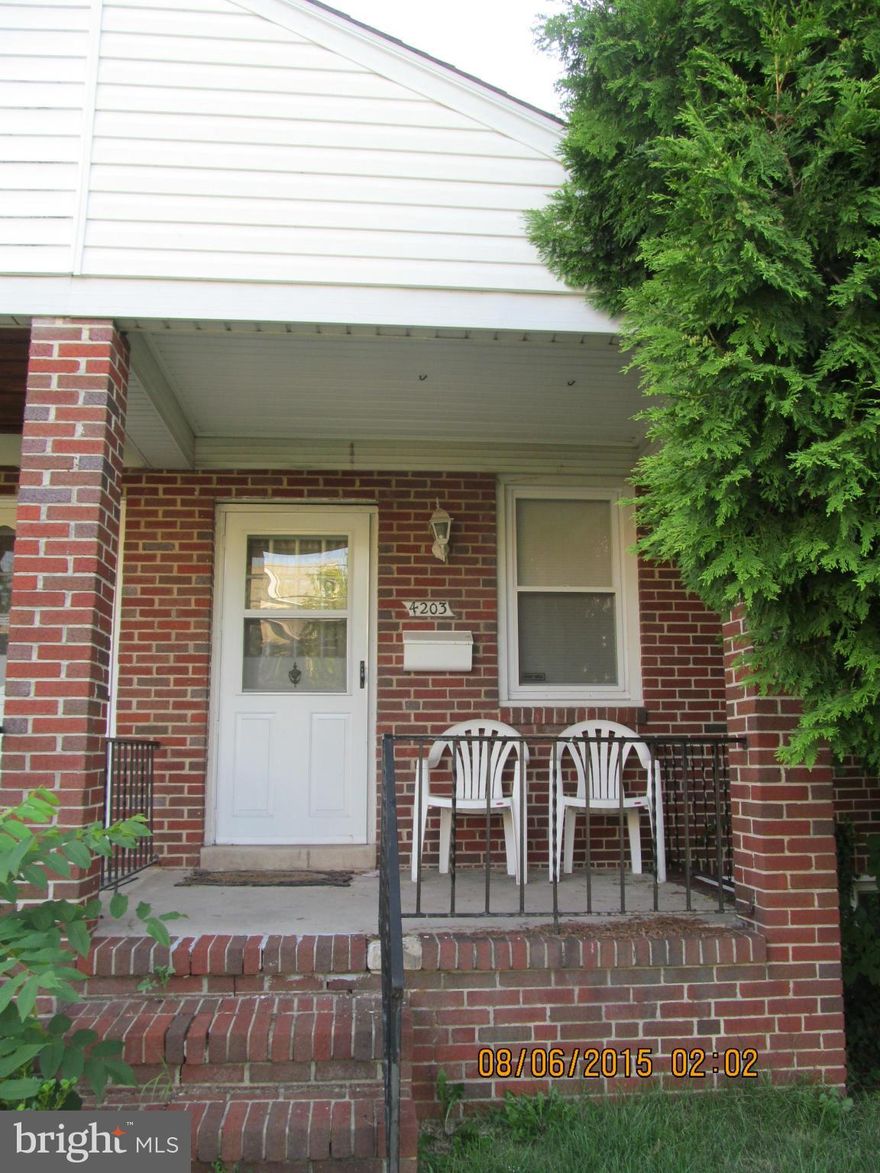 Tons of potential in this 3 bedroom 2 full bath townhome. Subject to 3rd party approval.