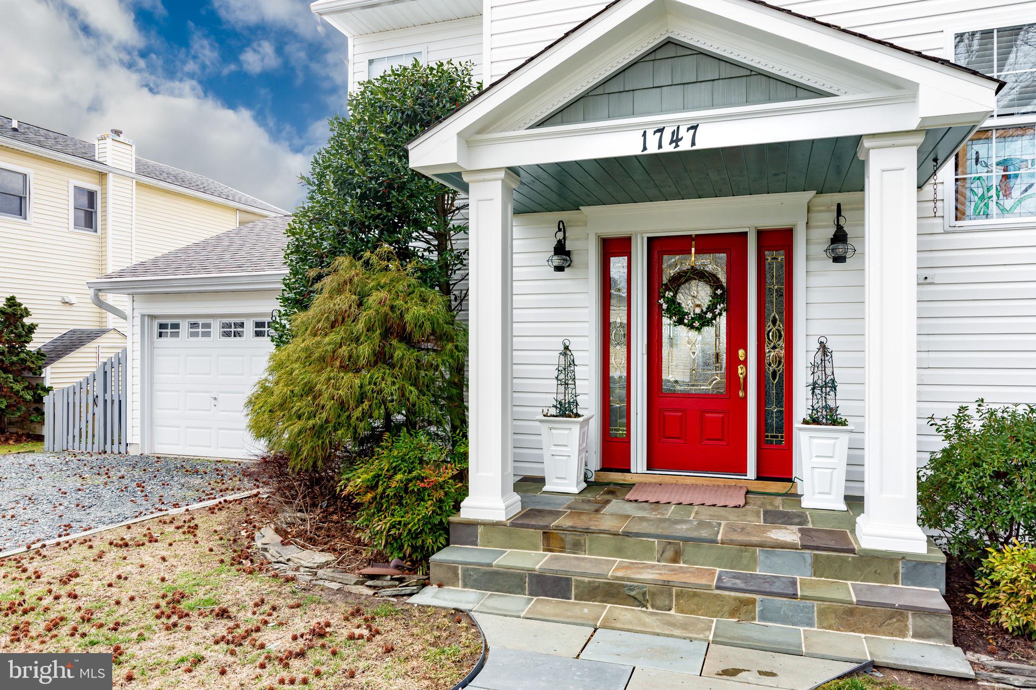 SNUG HARBOR - Residential