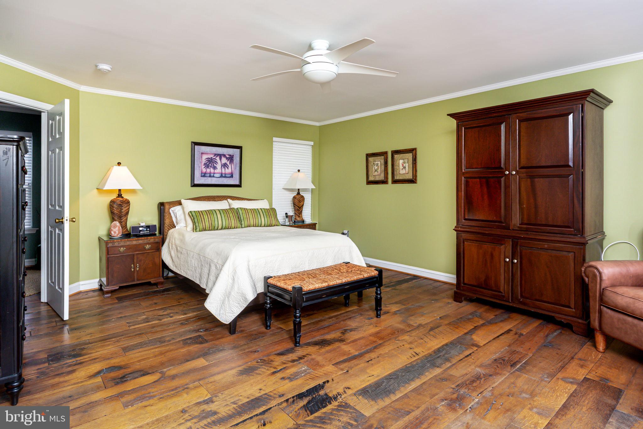 SNUG HARBOR - Residential