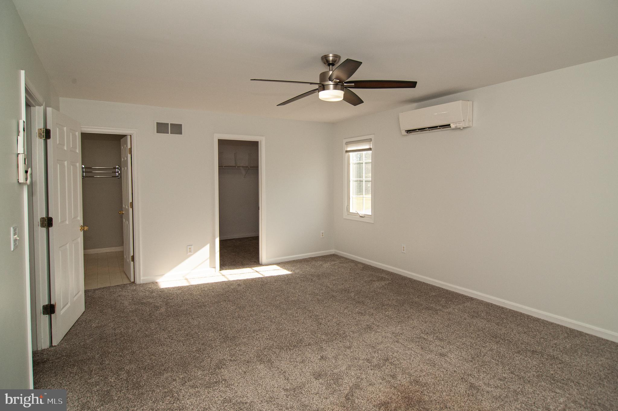 THE HOLLYS - Residential