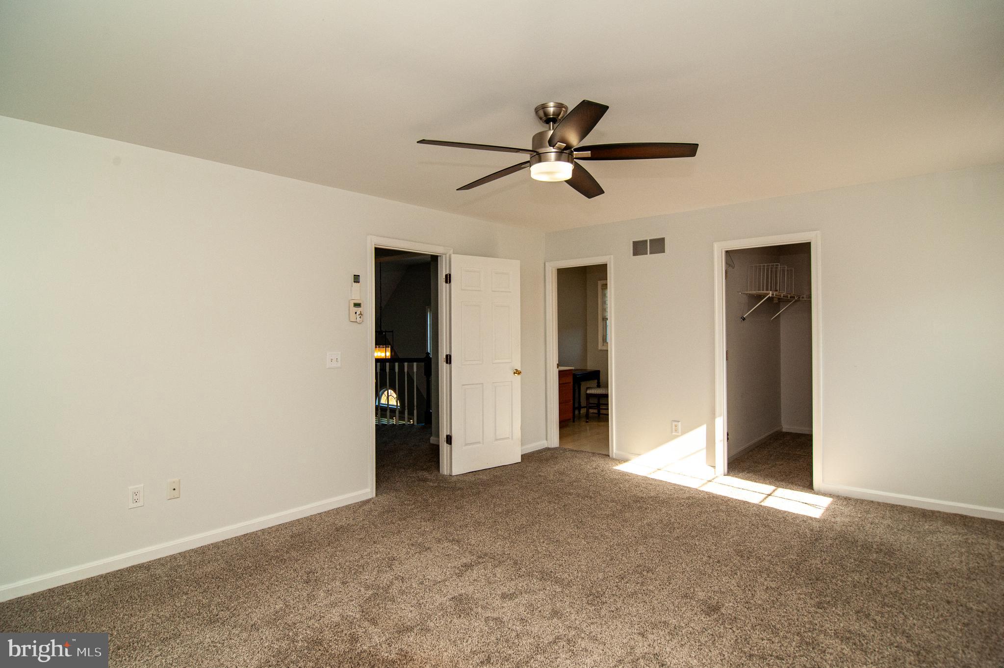 THE HOLLYS - Residential