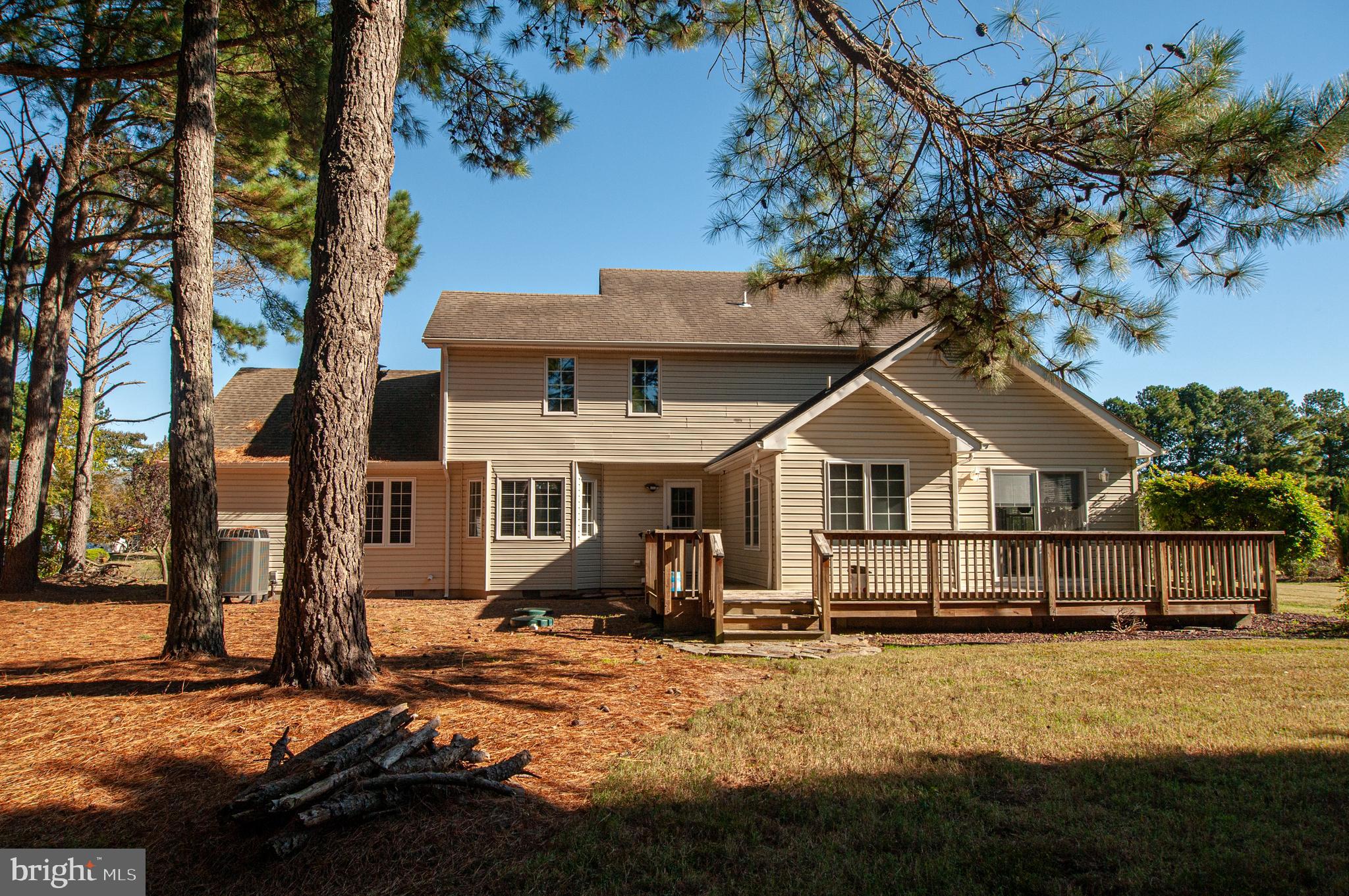 THE HOLLYS - Residential