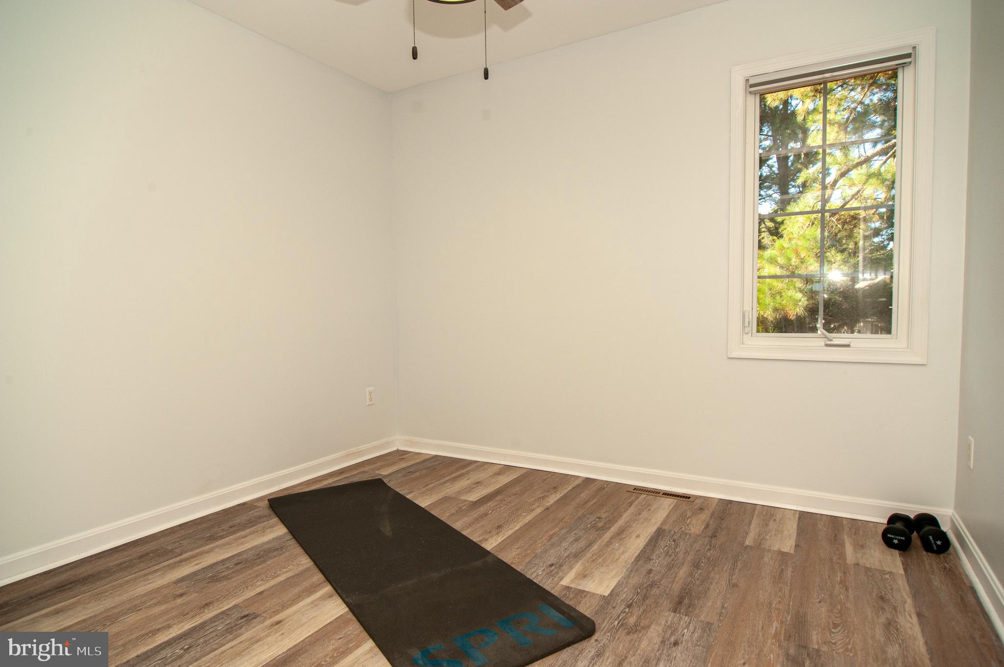 THE HOLLYS - Residential