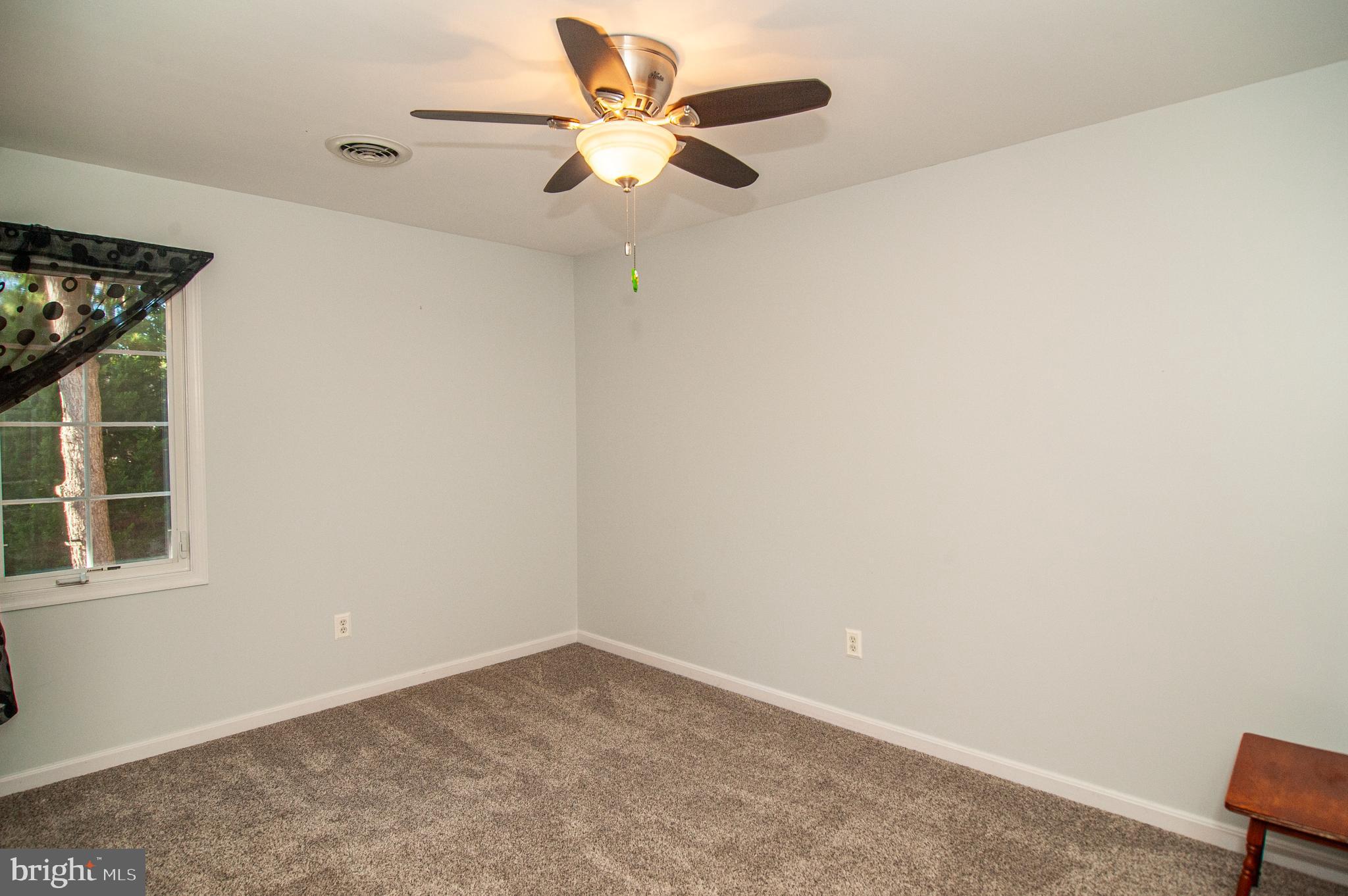 THE HOLLYS - Residential