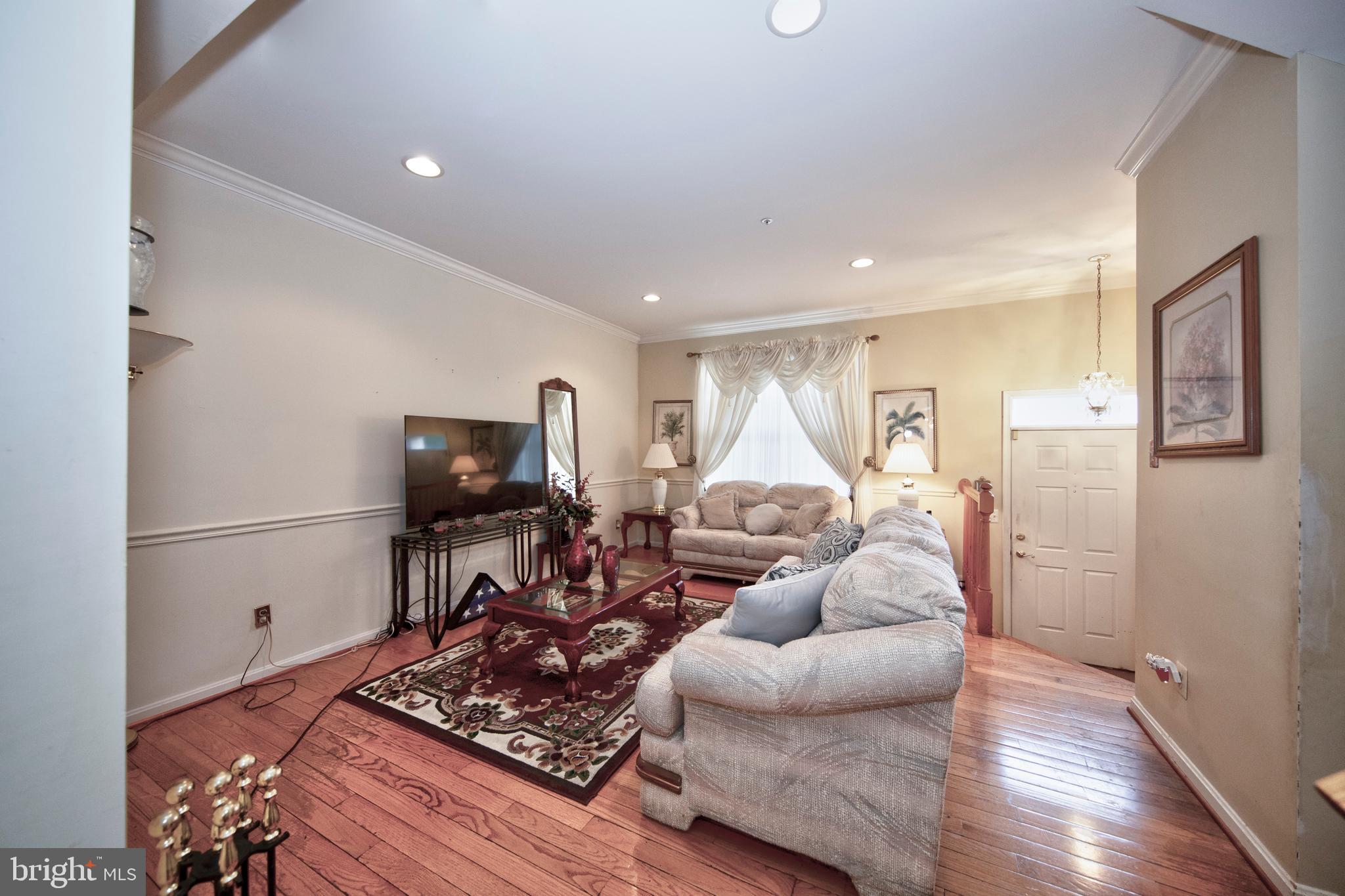 466 DEER HILL CIRCLE