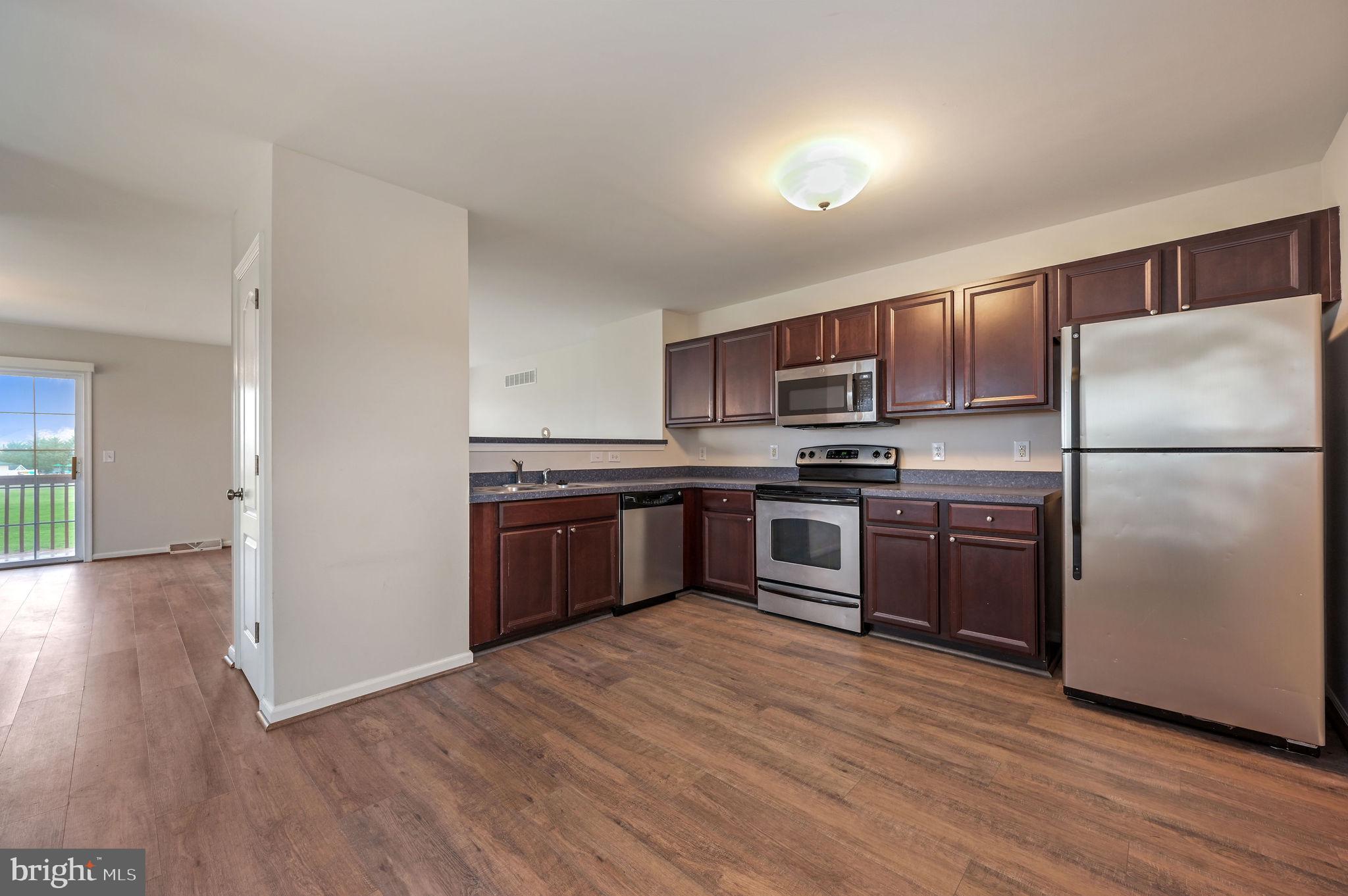 189 W SHELDRAKE CIRCLE